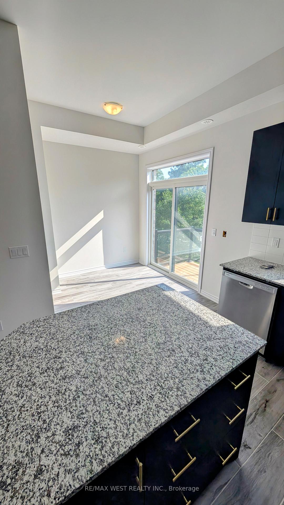 Photo 24 of 21 Inverary Crescent, Vaughan, Kleinburg — HOMEH