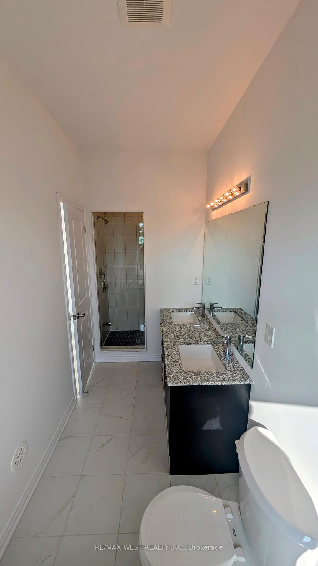 Photo 30 of 21 Inverary Crescent, Vaughan, Kleinburg — HOMEH