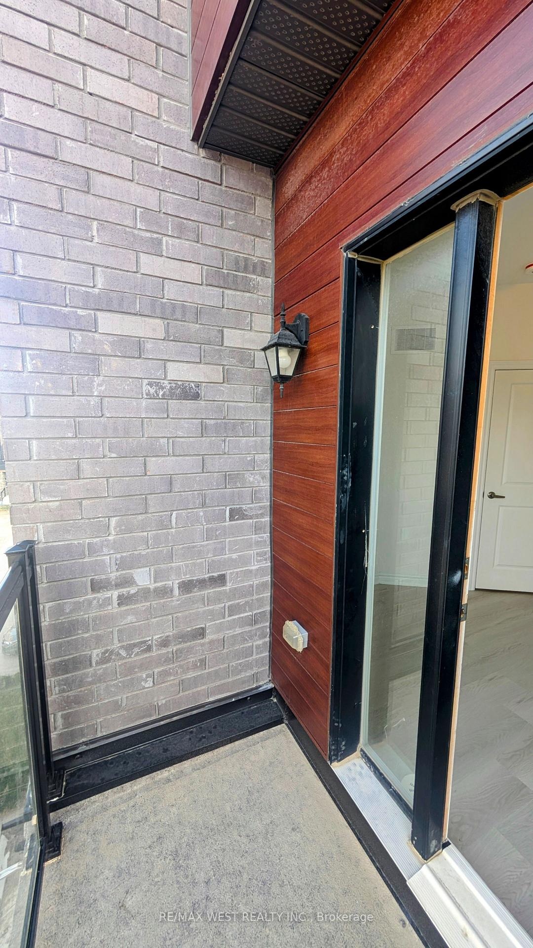 Photo 39 of 21 Inverary Crescent, Vaughan, Kleinburg — HOMEH