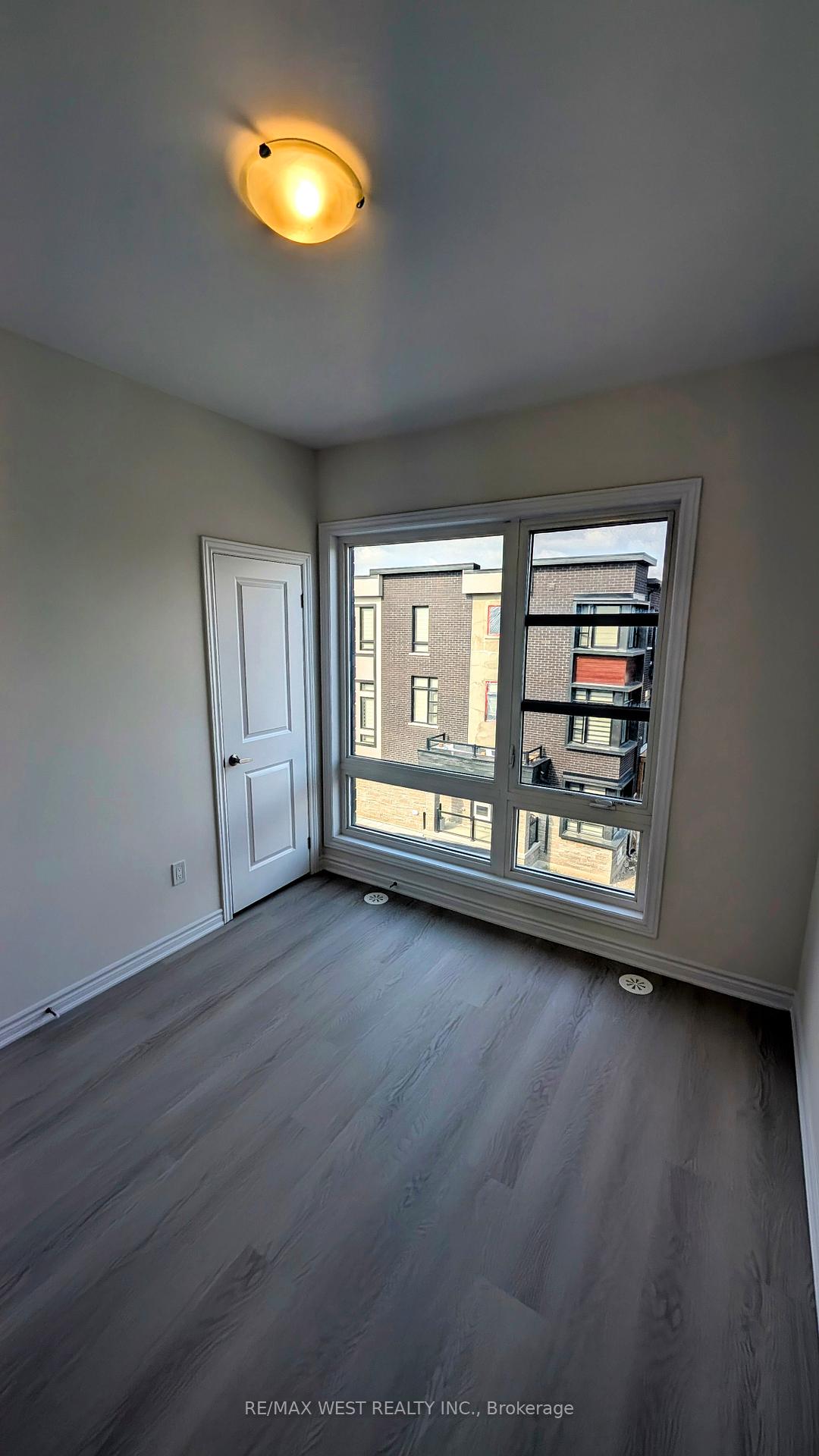 Photo 38 of 21 Inverary Crescent, Vaughan, Kleinburg — HOMEH