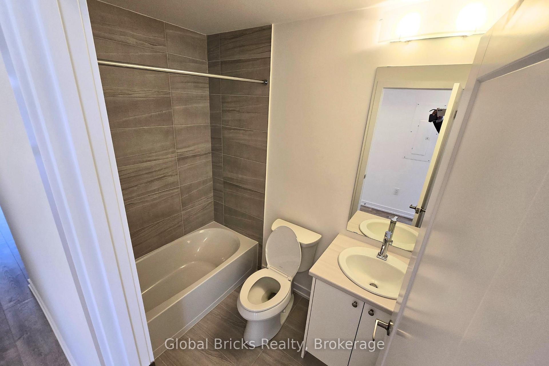Photo 2 of Unit K17, 40 Palace Street, Kitchener — HOMEH