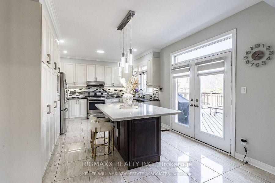 Photo 2 of 7 Villanova Road, Brampton, Brampton West — HOMEH
