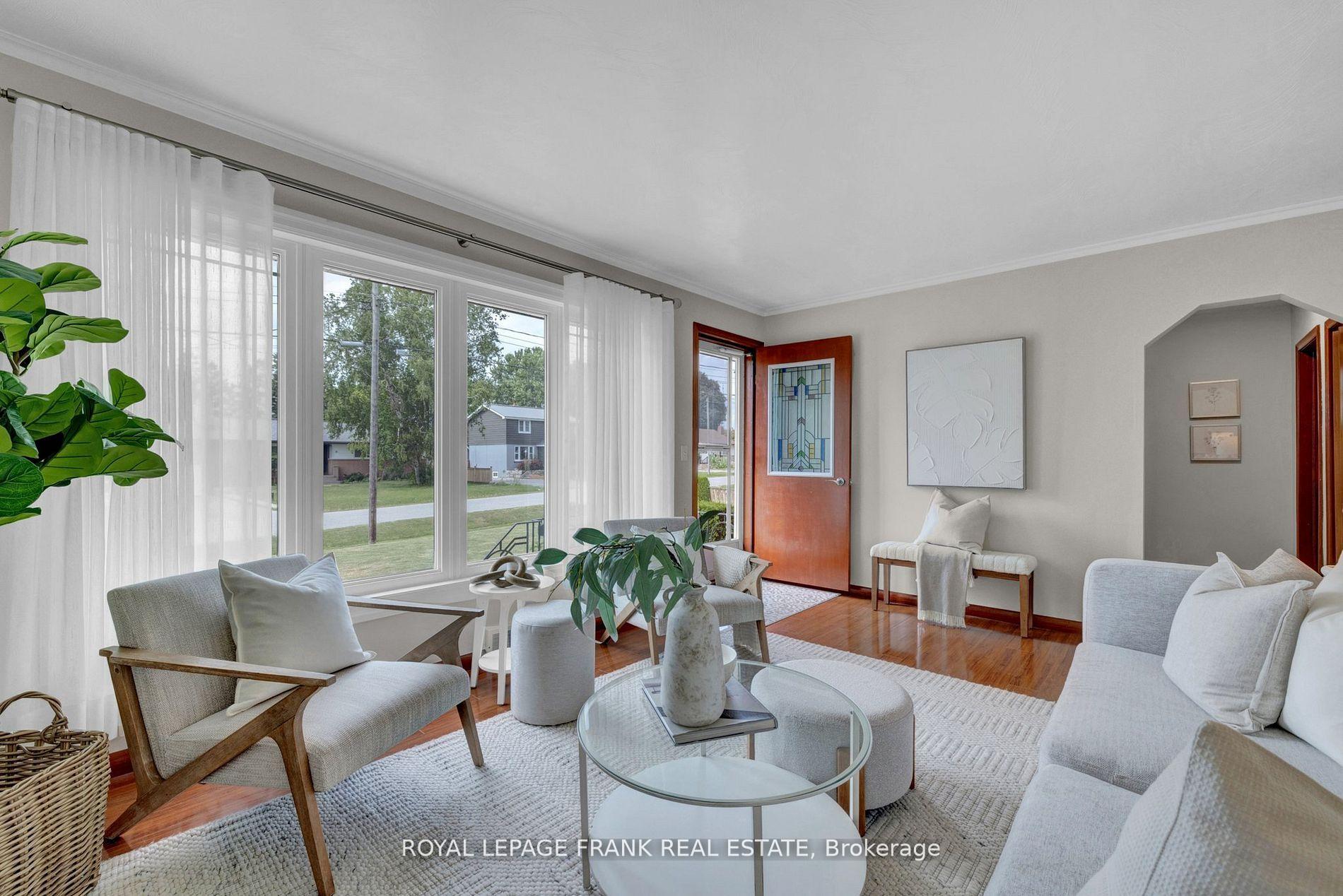 Photo 6 of 17 Phair Avenue, Clarington, Courtice — HOMEH