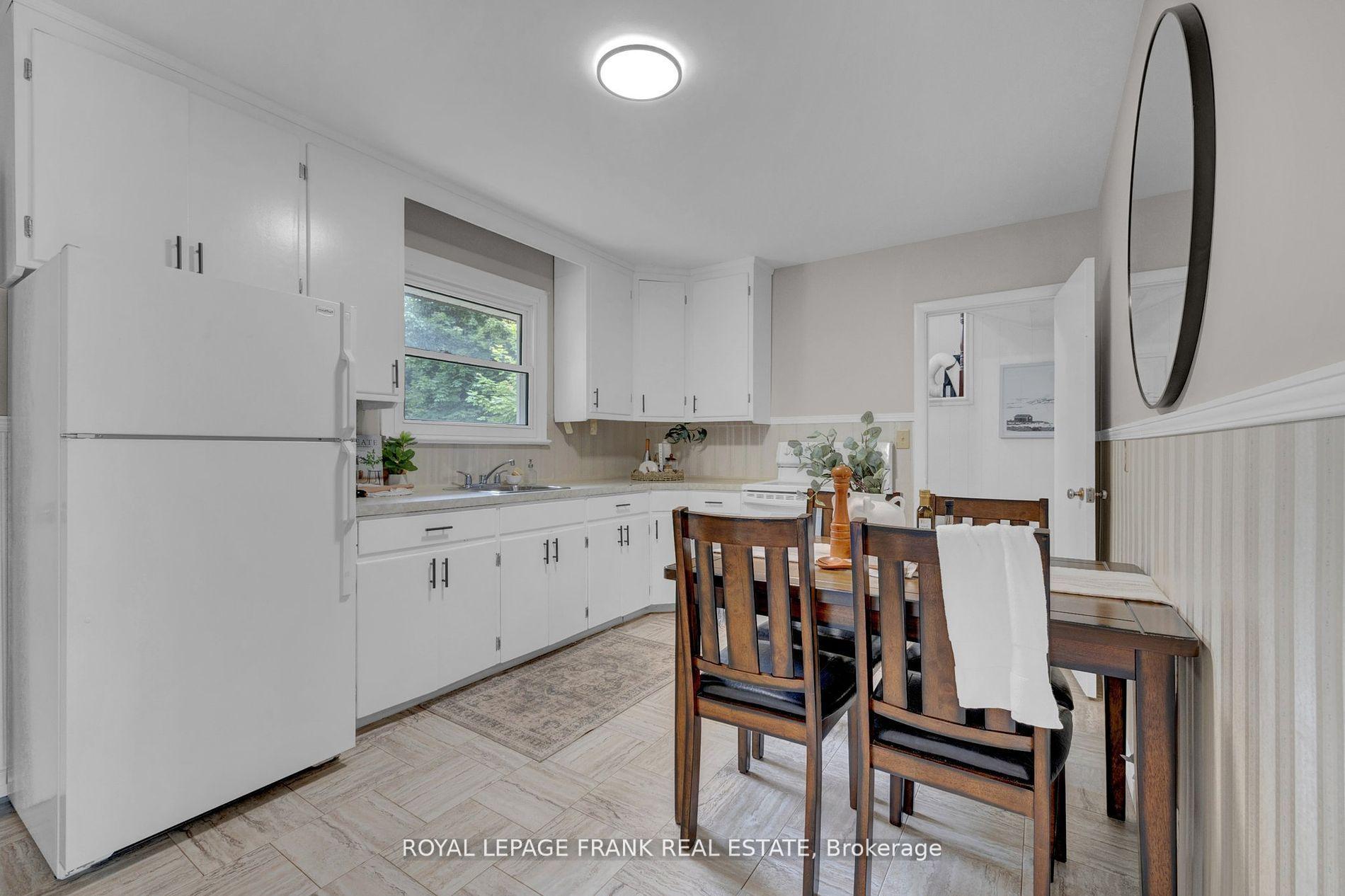 Photo 9 of 17 Phair Avenue, Clarington, Courtice — HOMEH