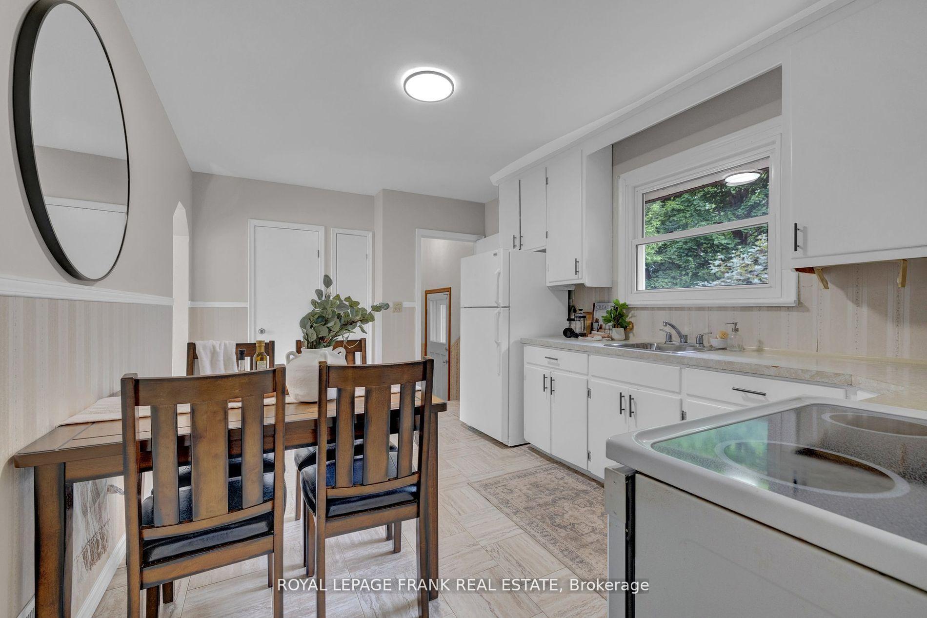 Photo 10 of 17 Phair Avenue, Clarington, Courtice — HOMEH