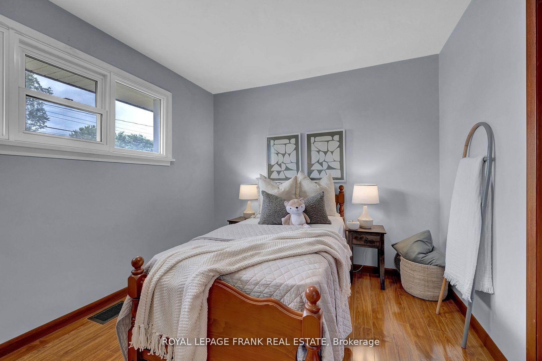 Photo 15 of 17 Phair Avenue, Clarington, Courtice — HOMEH