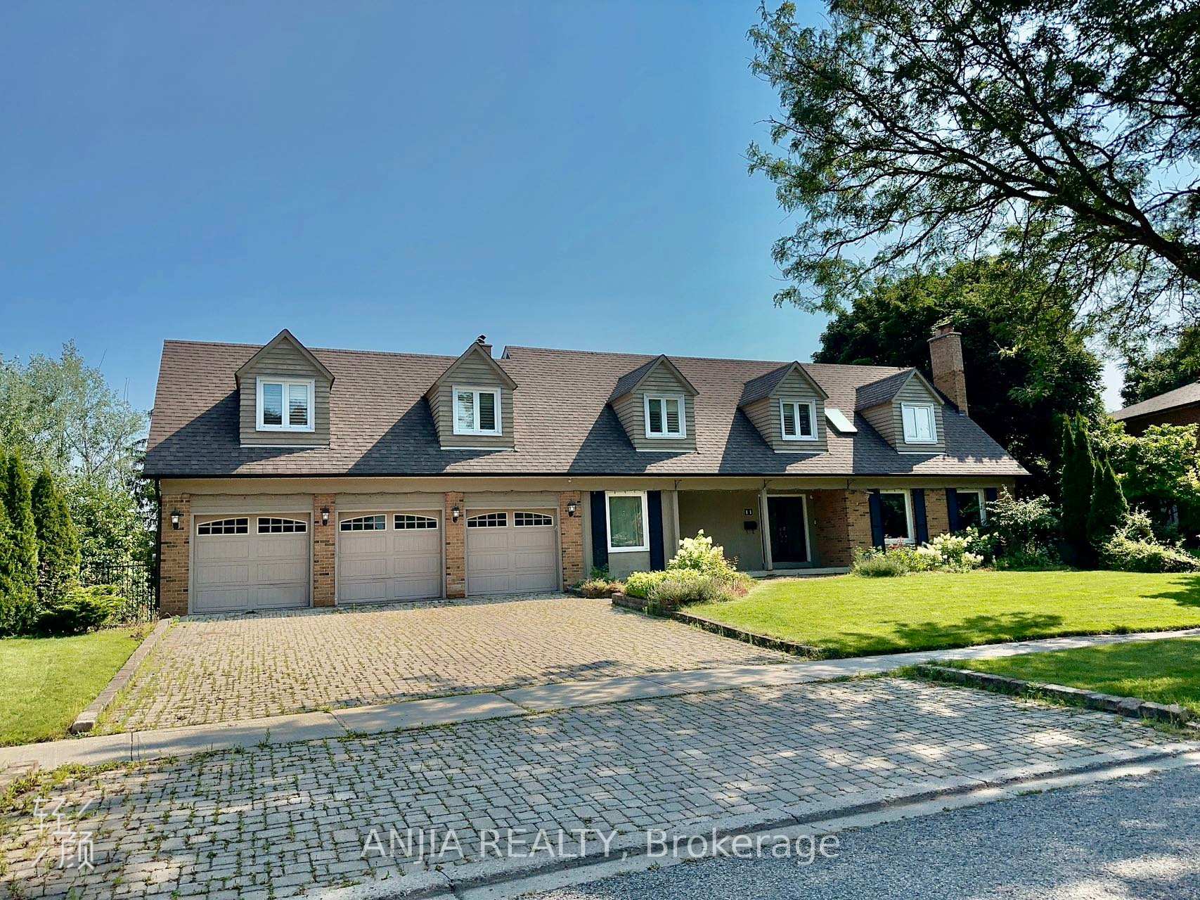 Photo 1 of 11 Rae Crescent E, Markham, Unionville — HOMEH