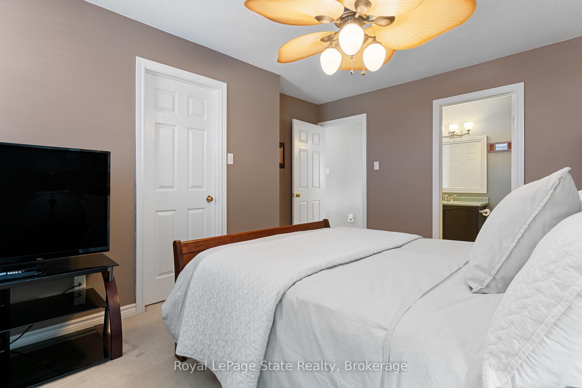 Photo 17 of 13 Walker Court, Grimsby, Grimsby East — HOMEH