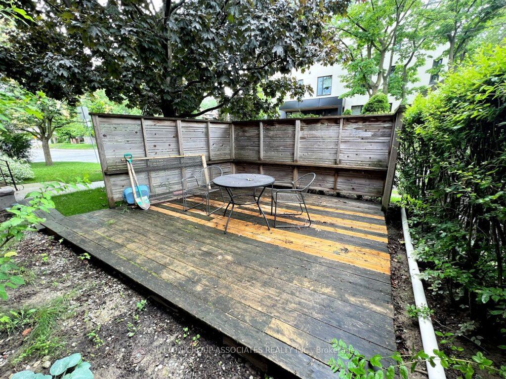 Photo 3 of Unit Upper, 17 Humewood Gardens, Toronto, Humewood-Cedarvale — HOMEH