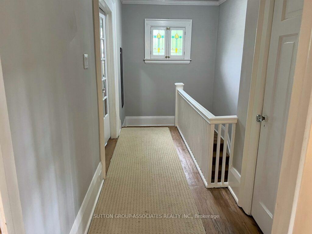 Photo 2 of Unit Upper, 17 Humewood Gardens, Toronto, Humewood-Cedarvale — HOMEH