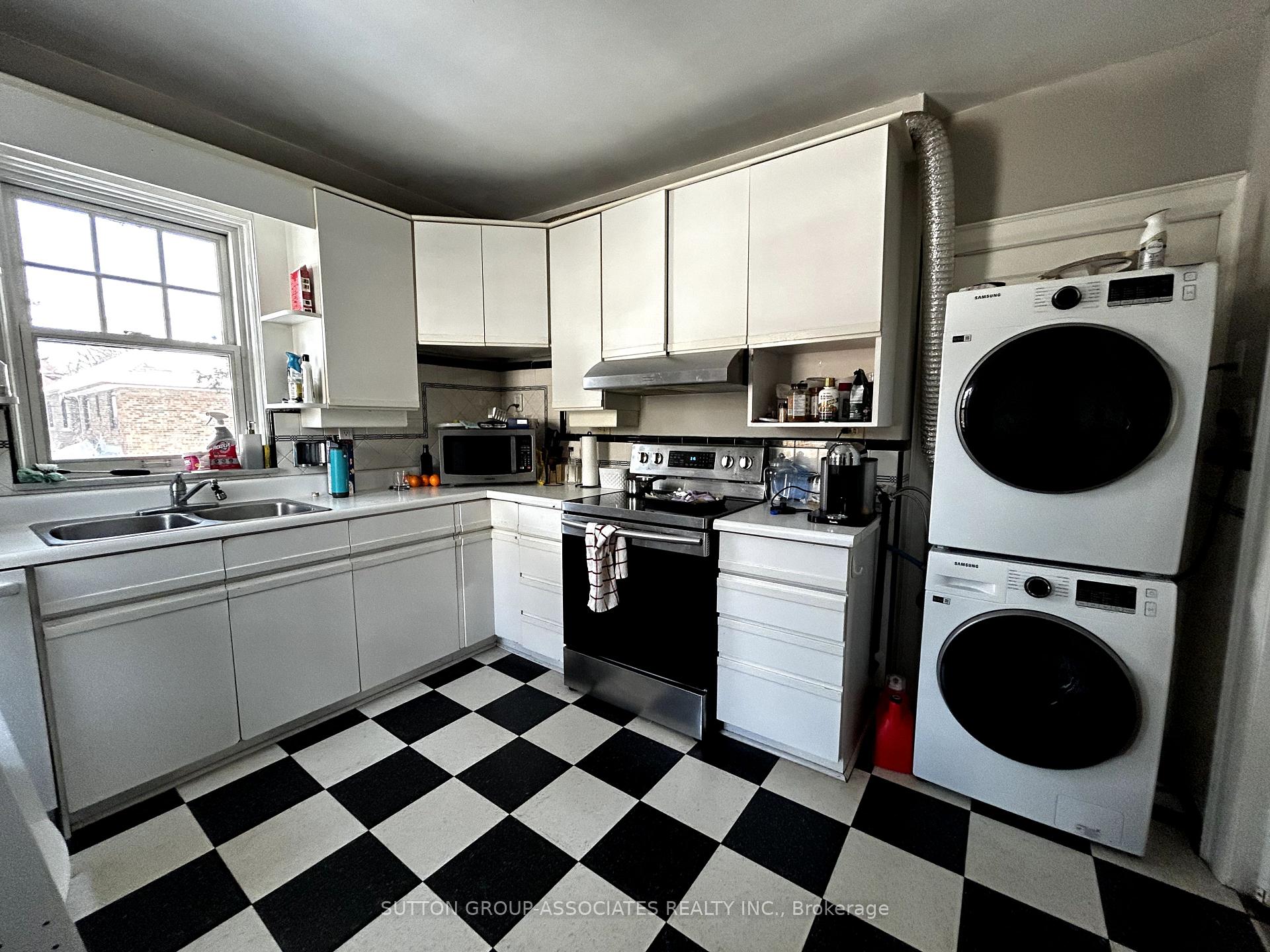 Photo 12 of Unit Upper, 17 Humewood Gardens, Toronto, Humewood-Cedarvale — HOMEH