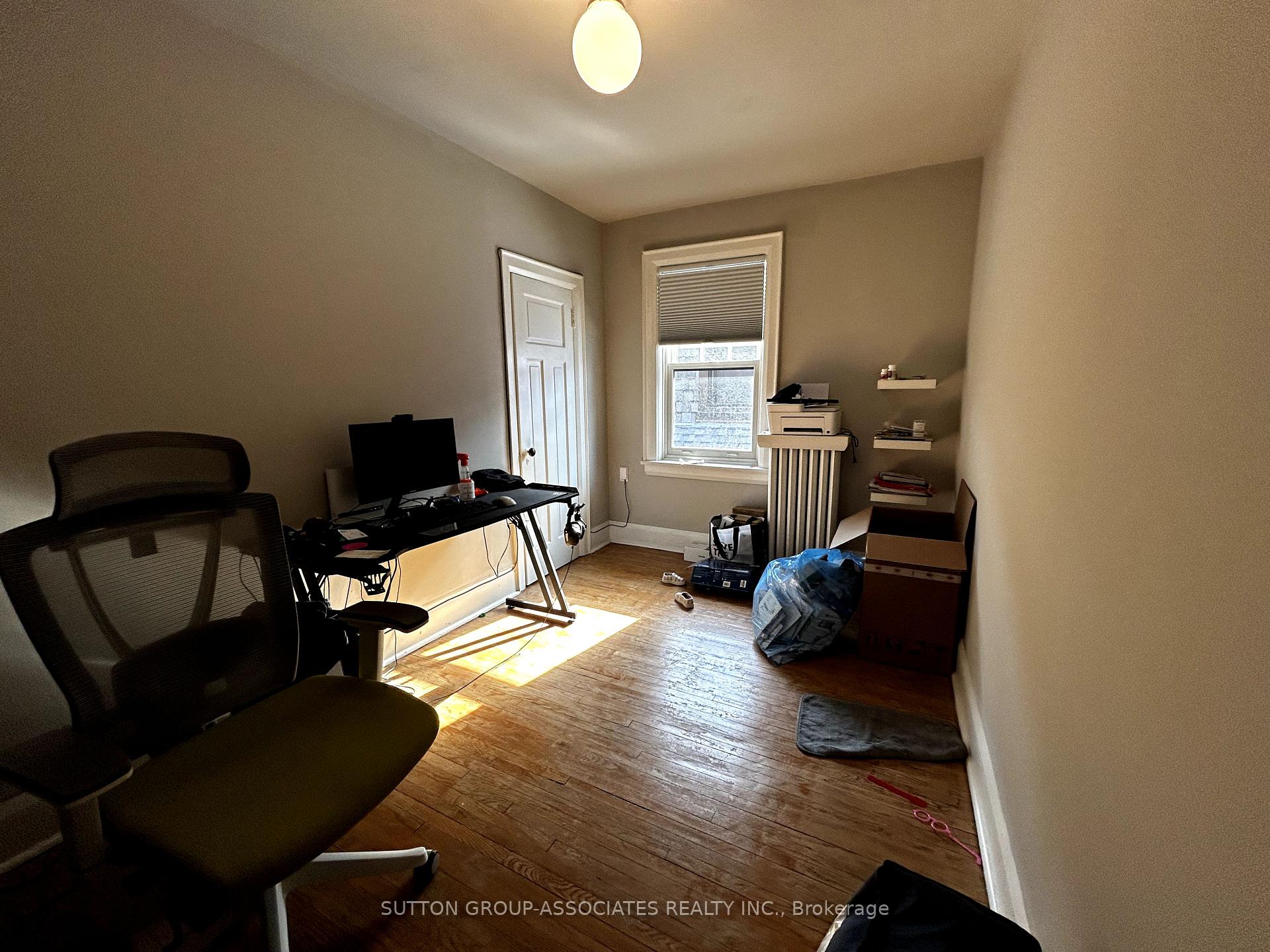 Photo 11 of Unit Upper, 17 Humewood Gardens, Toronto, Humewood-Cedarvale — HOMEH