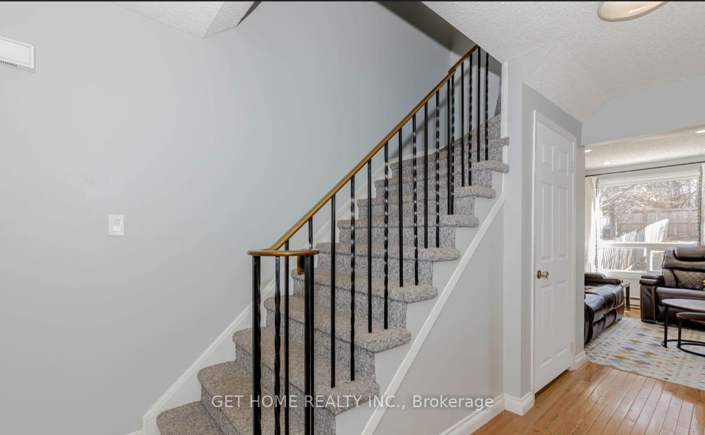 Photo 3 of 17 Overbank Drive, Oshawa, McLaughlin — HOMEH