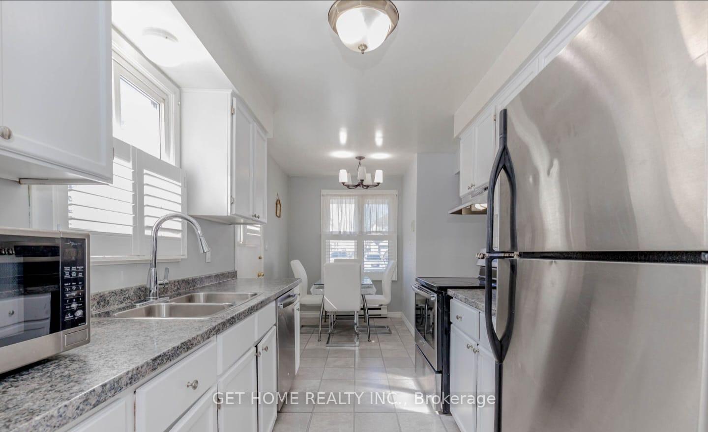 Photo 15 of 17 Overbank Drive, Oshawa, McLaughlin — HOMEH