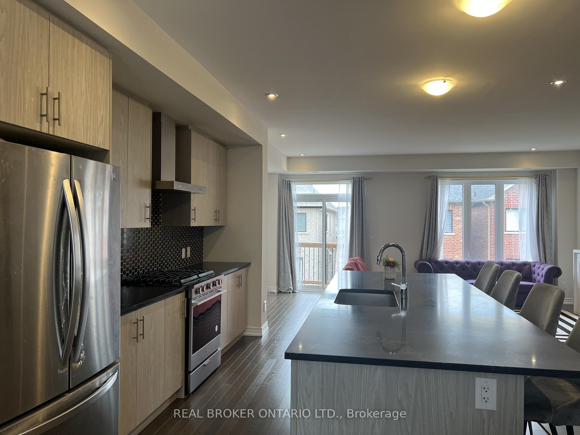 Photo 9 of 22 Icemaker Way, Whitby, Rural Whitby — HOMEH