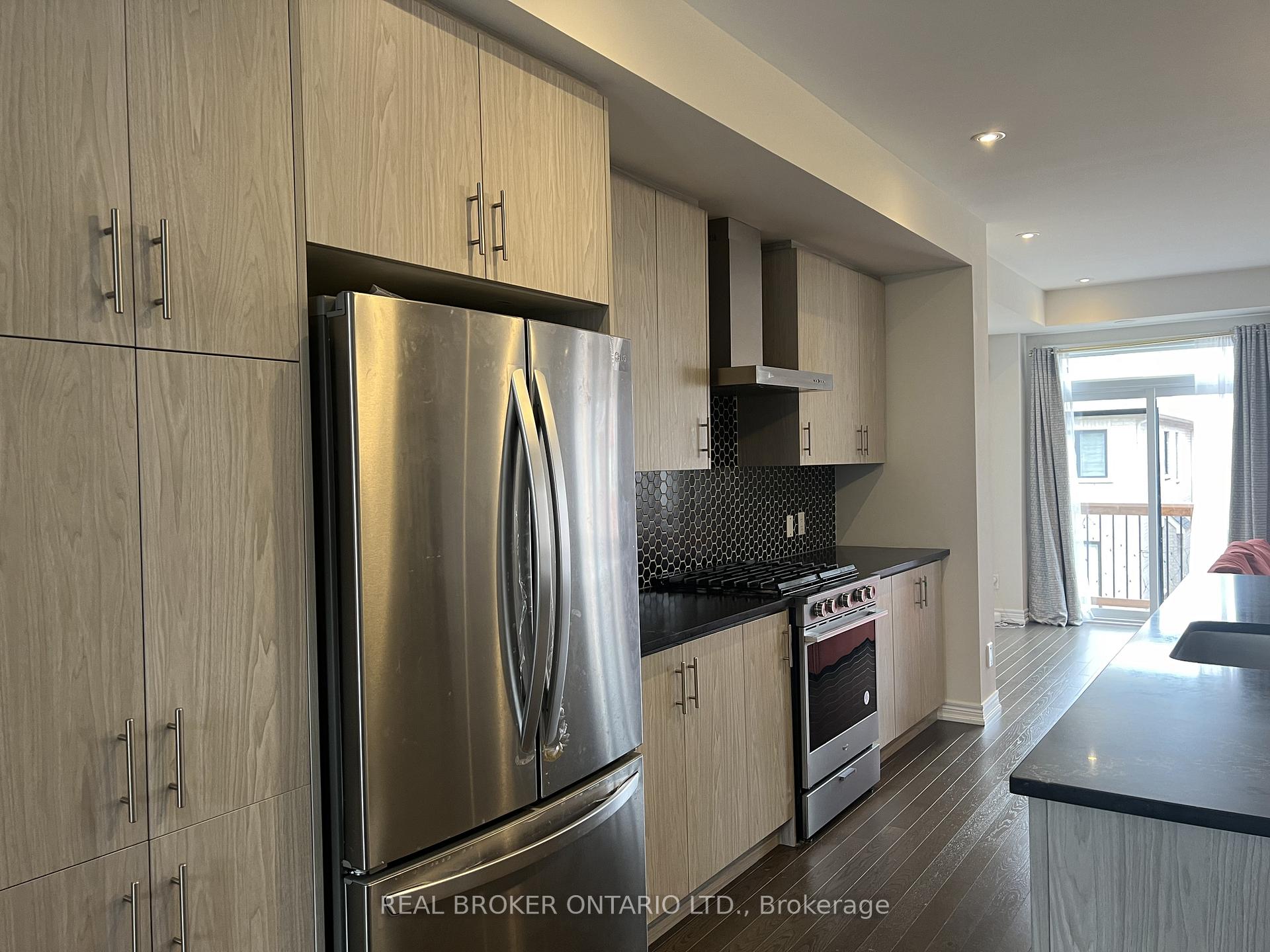 Photo 11 of 22 Icemaker Way, Whitby, Rural Whitby — HOMEH