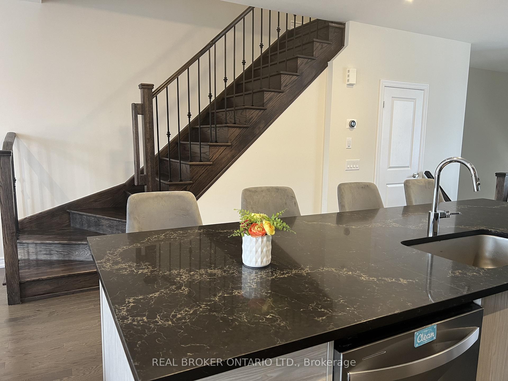 Photo 10 of 22 Icemaker Way, Whitby, Rural Whitby — HOMEH