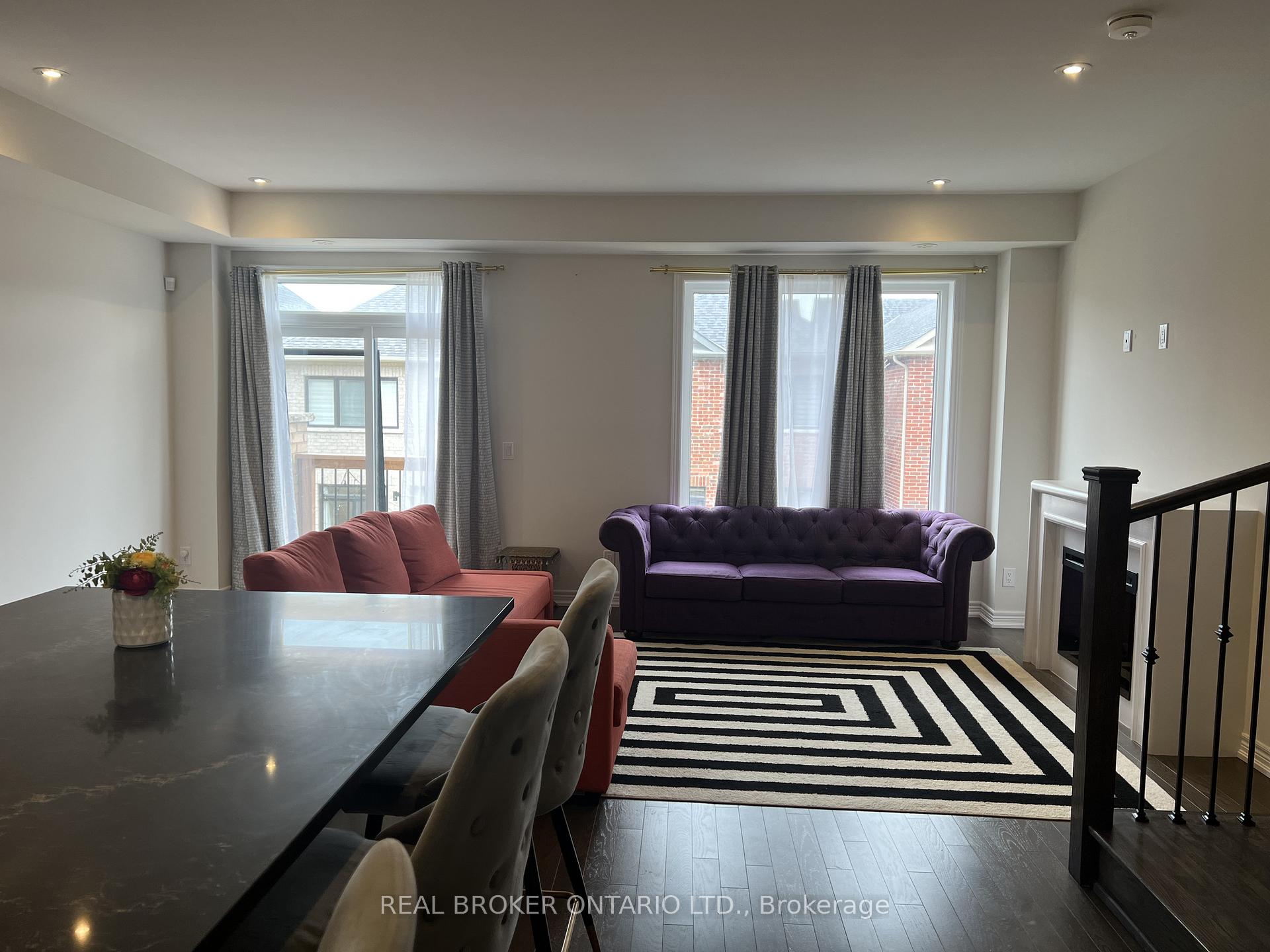 Photo 14 of 22 Icemaker Way, Whitby, Rural Whitby — HOMEH