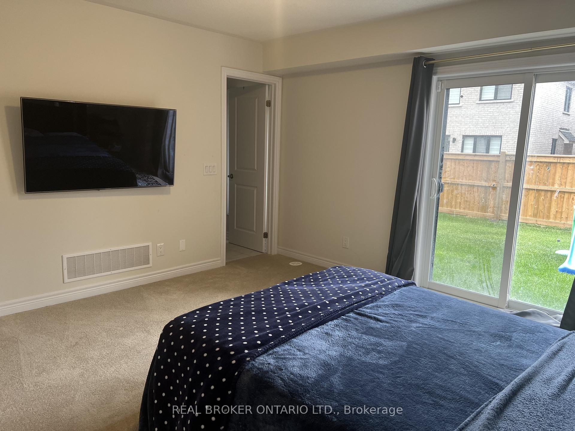 Photo 16 of 22 Icemaker Way, Whitby, Rural Whitby — HOMEH