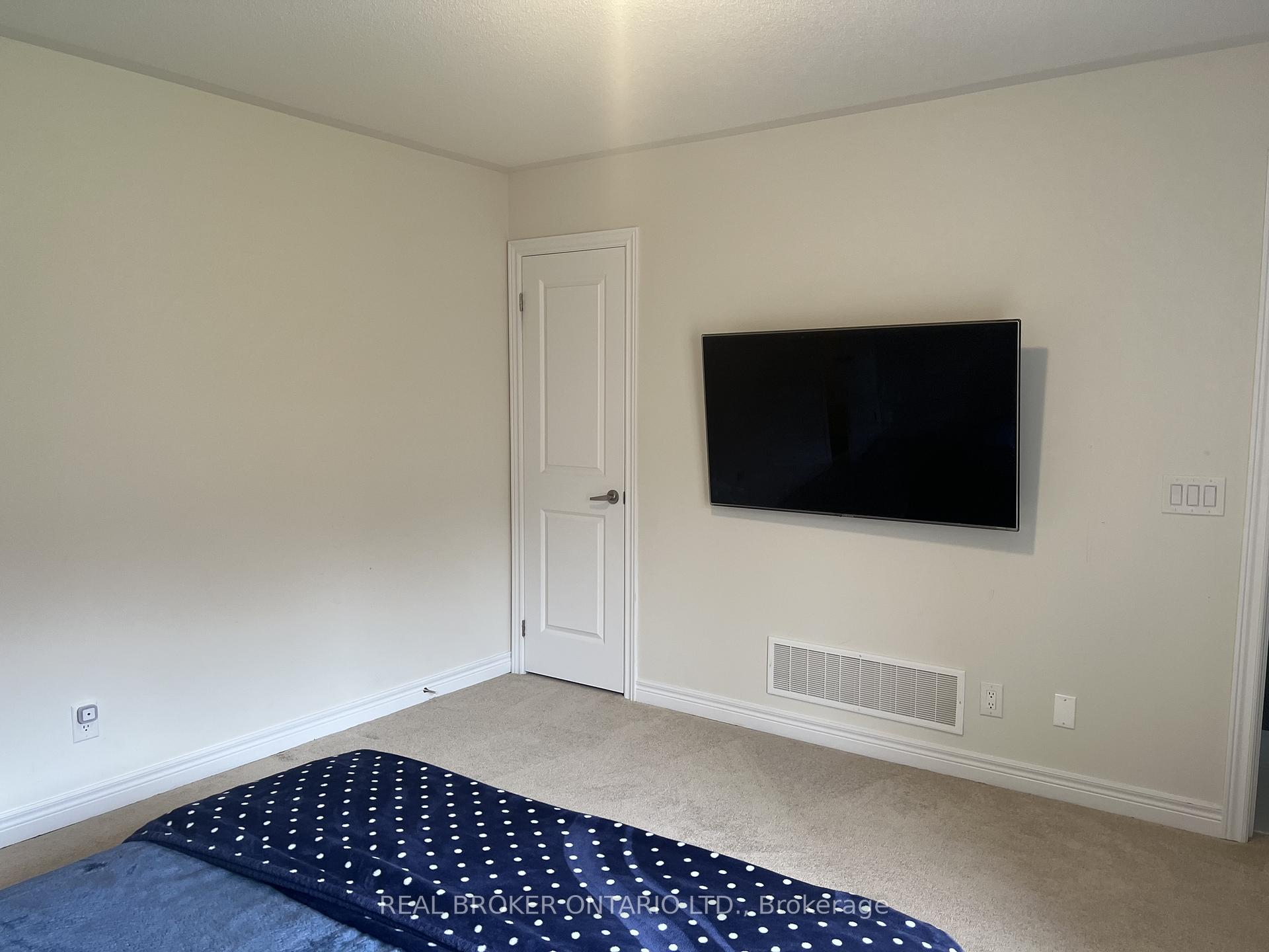 Photo 15 of 22 Icemaker Way, Whitby, Rural Whitby — HOMEH