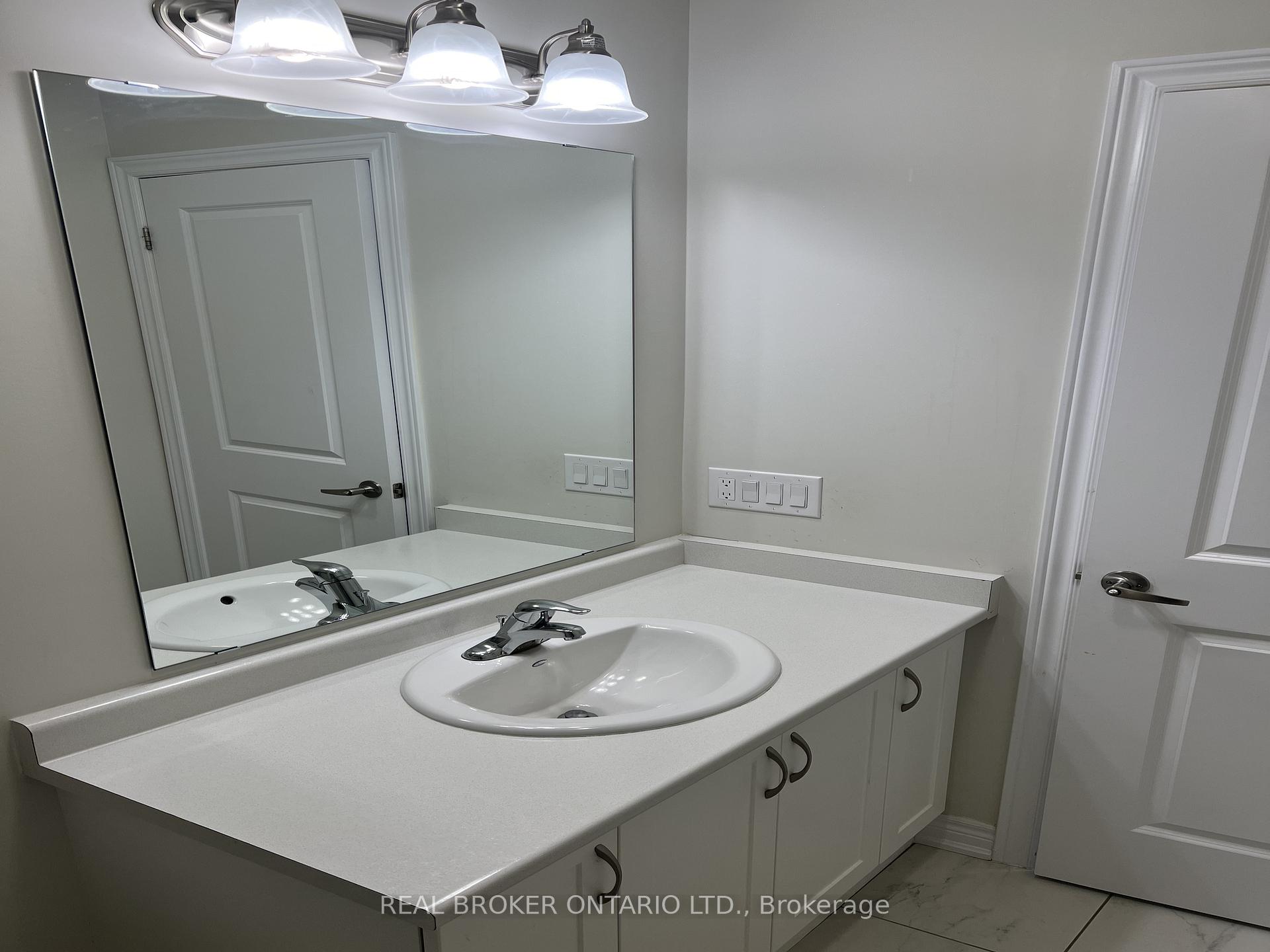 Photo 21 of 22 Icemaker Way, Whitby, Rural Whitby — HOMEH