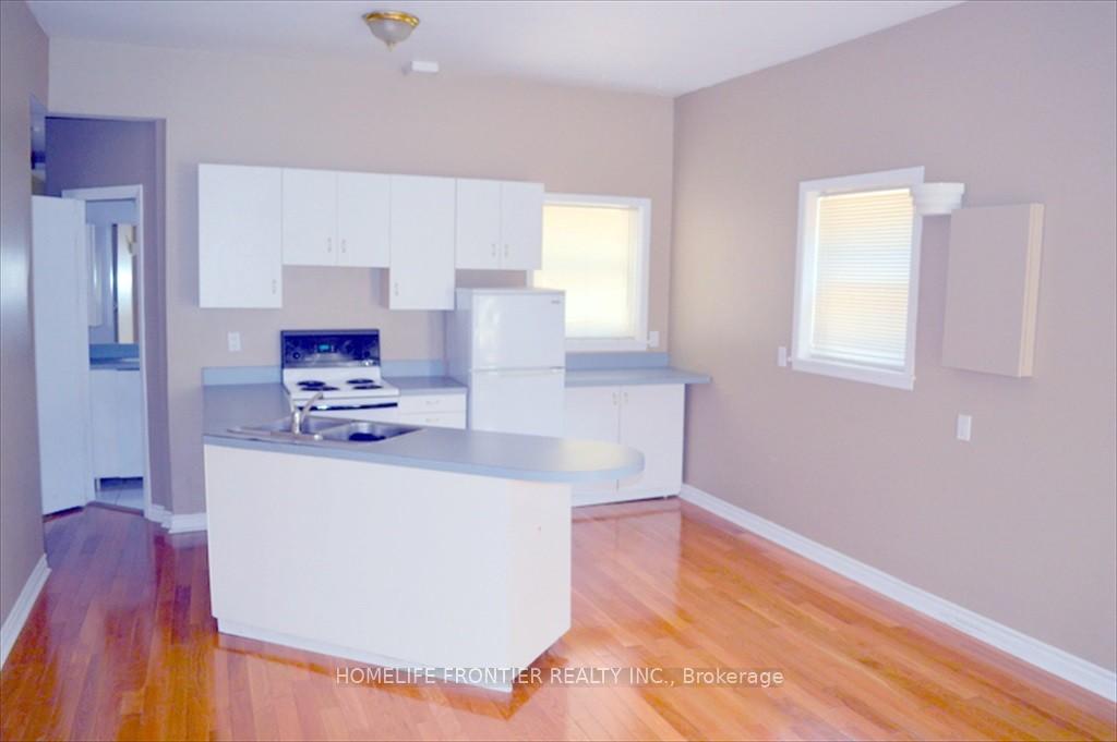 Photo 2 of Unit 2, 79 Redwood Avenue, Toronto, Greenwood-Coxwell — HOMEH