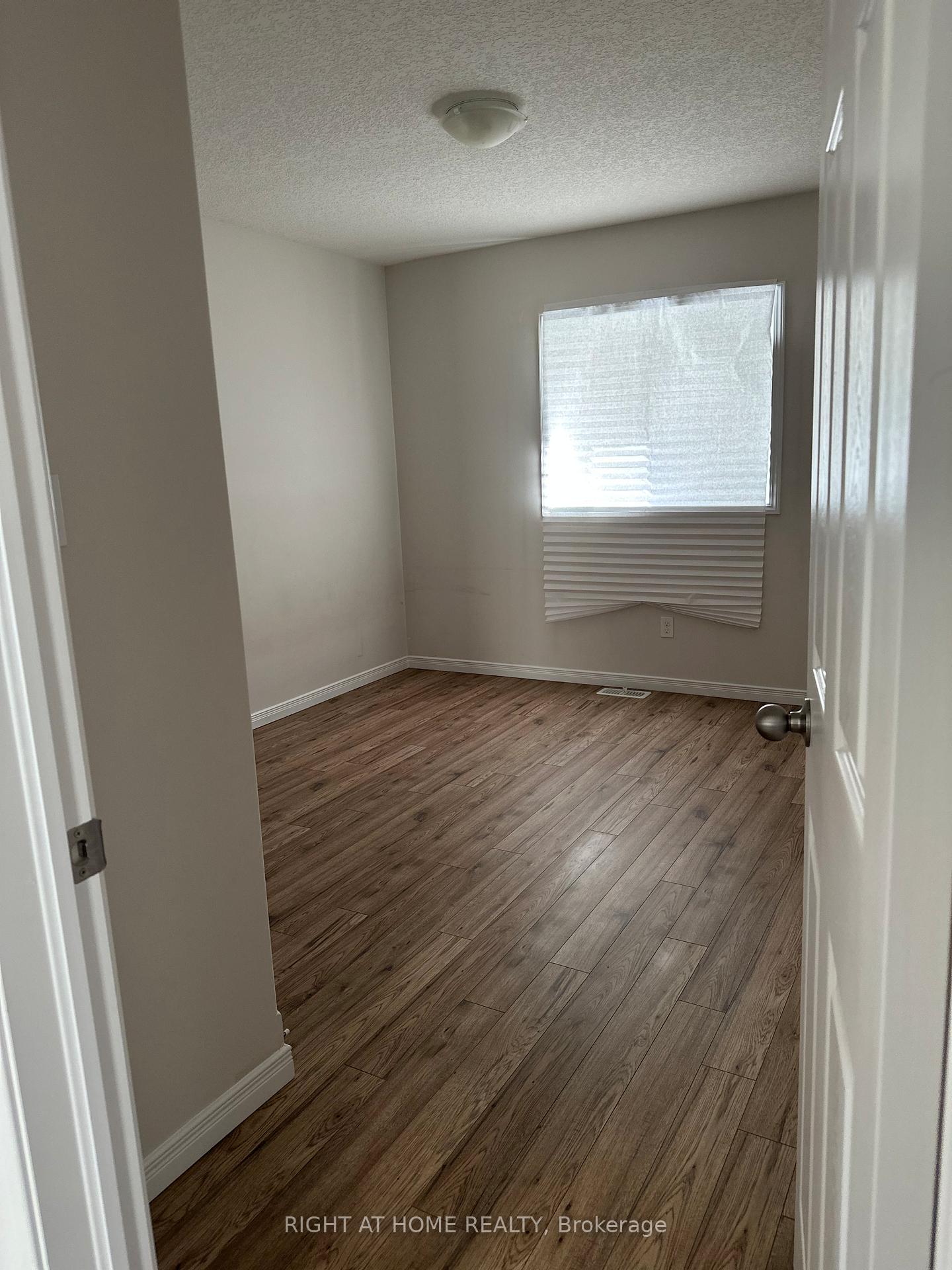 Photo 4 of 271 Ginseng Street N, Waterloo — HOMEH