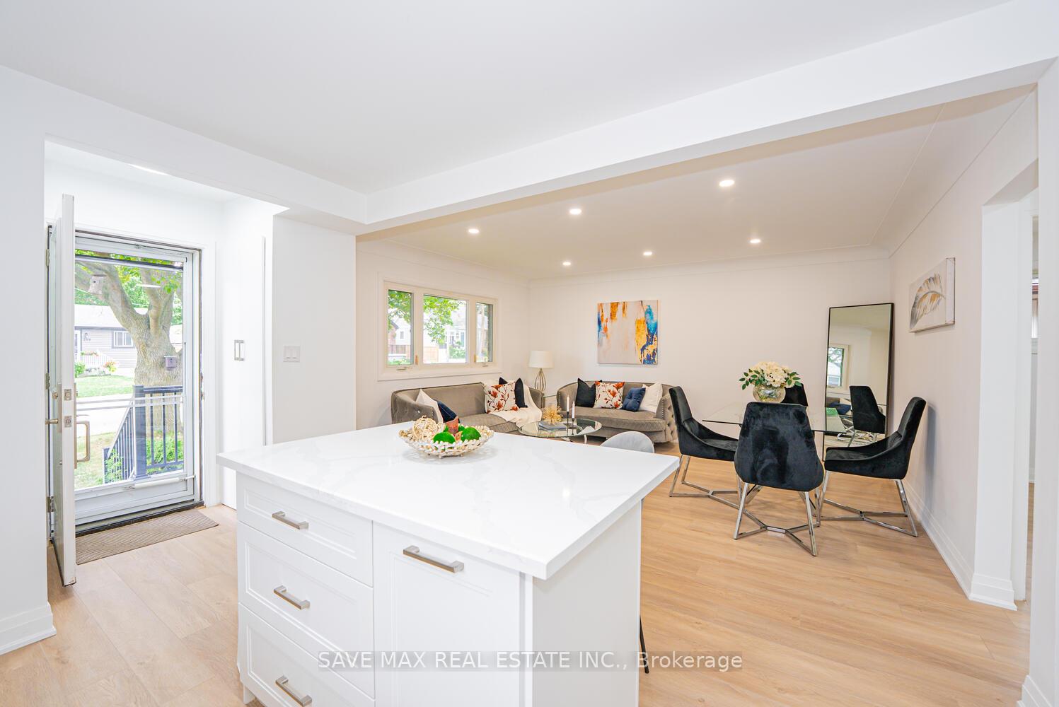Photo 10 of 248 West 18th Street, Hamilton, Buchanan — HOMEH