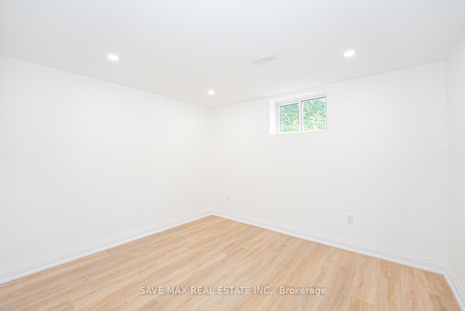Photo 34 of 248 West 18th Street, Hamilton, Buchanan — HOMEH