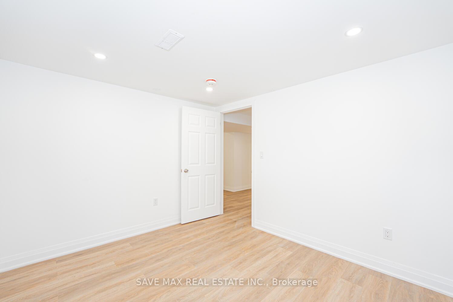 Photo 35 of 248 West 18th Street, Hamilton, Buchanan — HOMEH