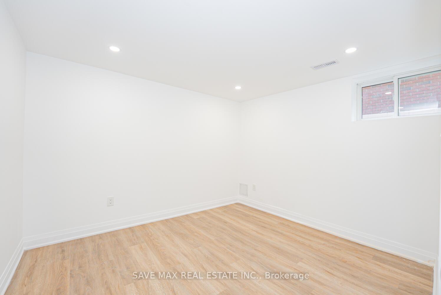 Photo 36 of 248 West 18th Street, Hamilton, Buchanan — HOMEH
