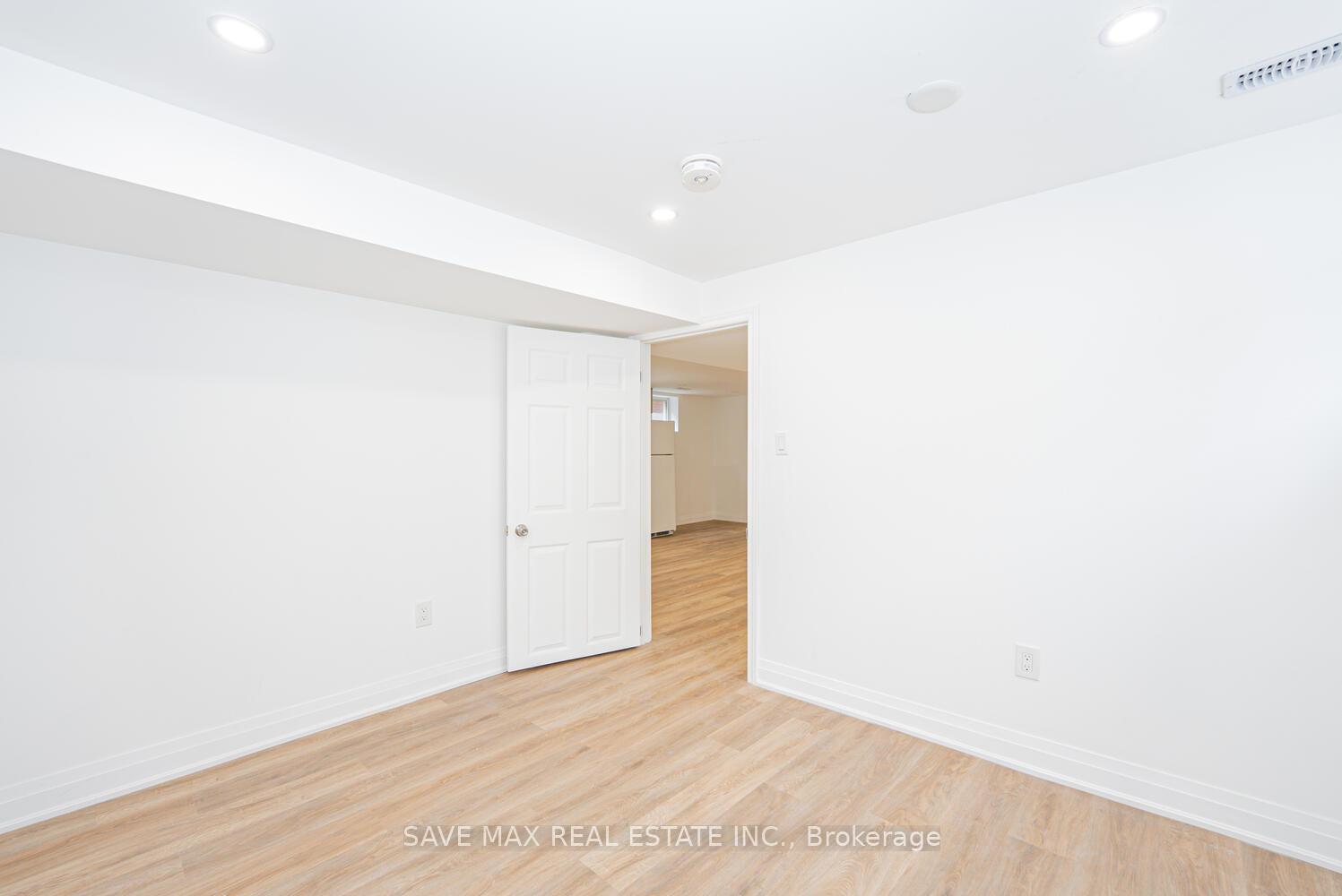 Photo 39 of 248 West 18th Street, Hamilton, Buchanan — HOMEH