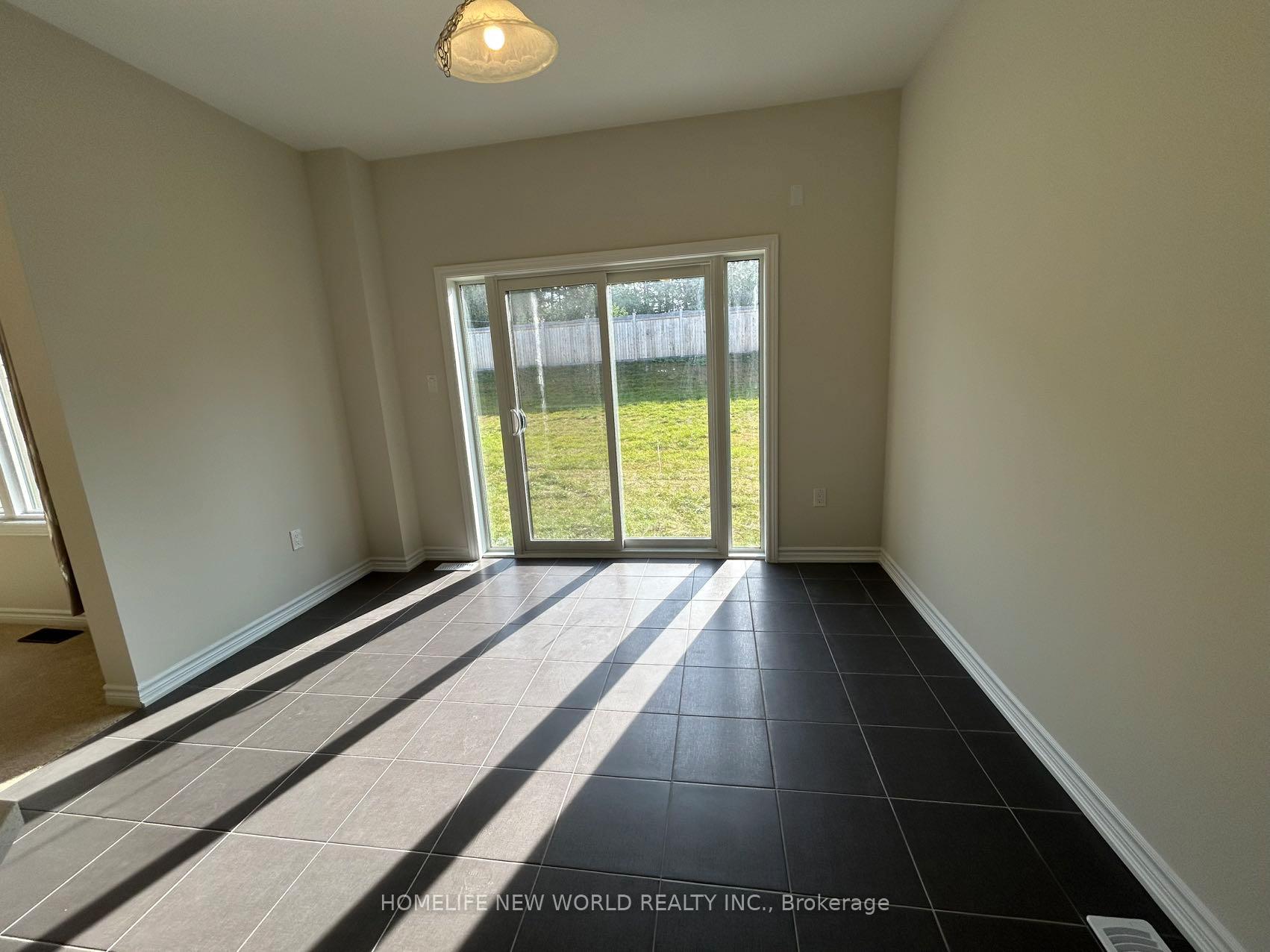 Photo 4 of 335 McEachern Lane, Gravenhurst, Muskoka (S) — HOMEH
