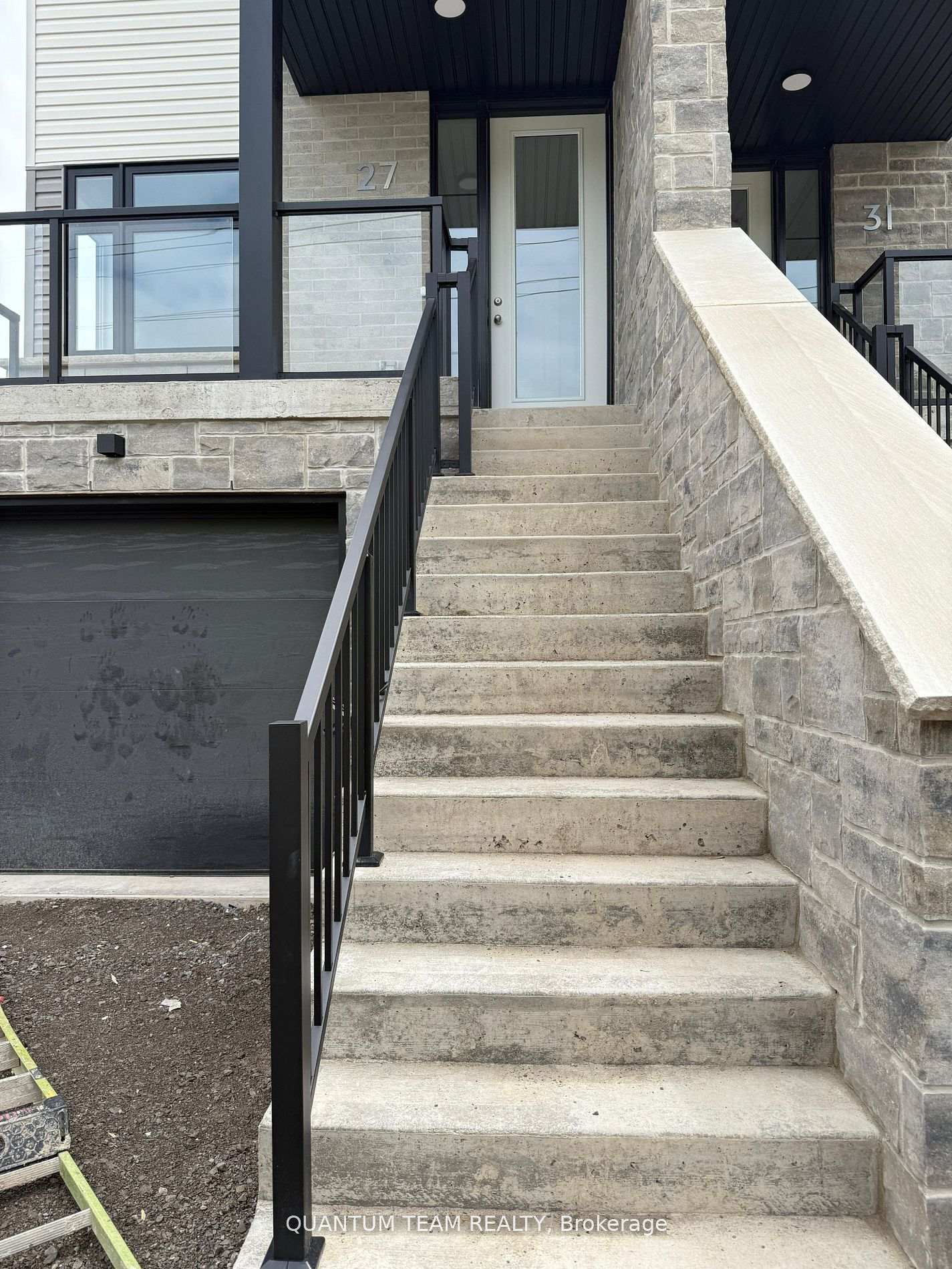 Photo 2 of Unit Main, 27 Superior Street, Welland, Dain City — HOMEH