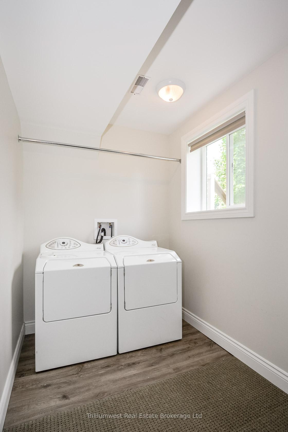 Photo 5 of Unit B, 5 Algoma Drive, Guelph, Victoria North — HOMEH