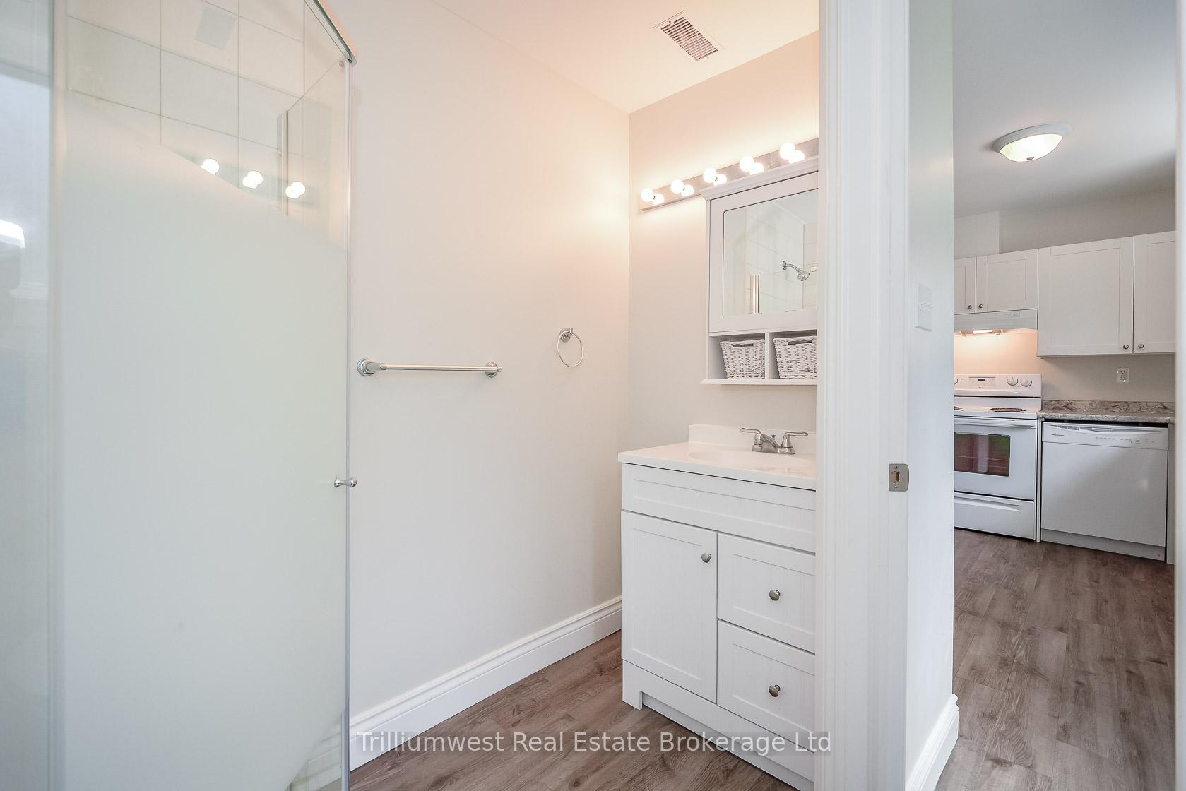 Photo 12 of Unit B, 5 Algoma Drive, Guelph, Victoria North — HOMEH