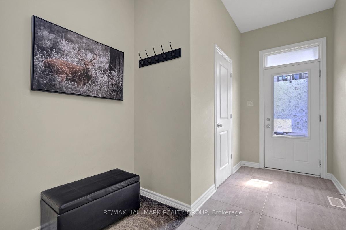 Photo 2 of 740 Dearborn Private, Ottawa, Blossom Park/Kemp Park/Findlay Creek — HOMEH