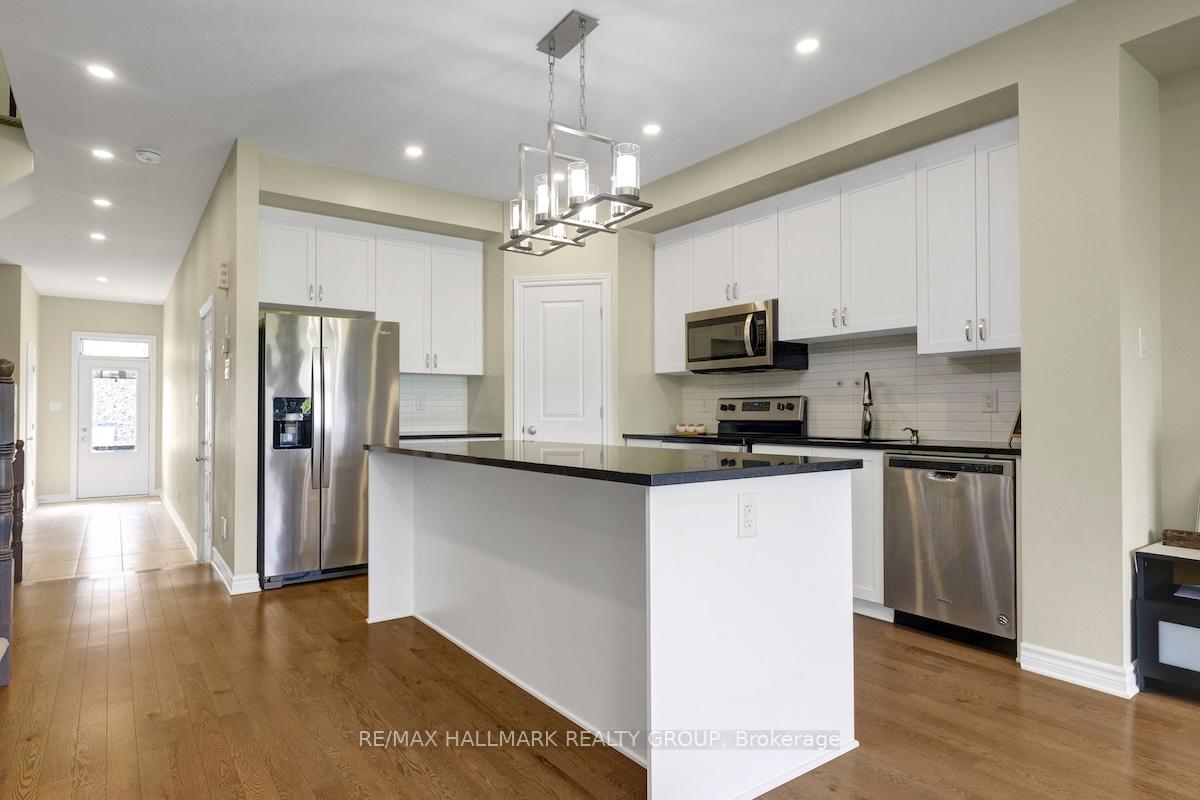 Photo 10 of 740 Dearborn Private, Ottawa, Blossom Park/Kemp Park/Findlay Creek — HOMEH