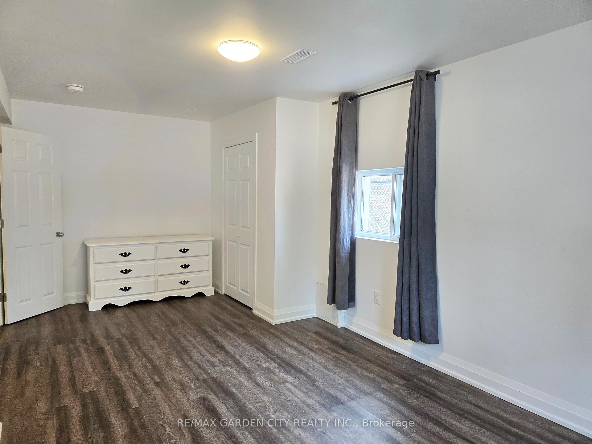 Photo 11 of Unit MAIN, 1 Robinson Street N, Grimsby, Grimsby East — HOMEH