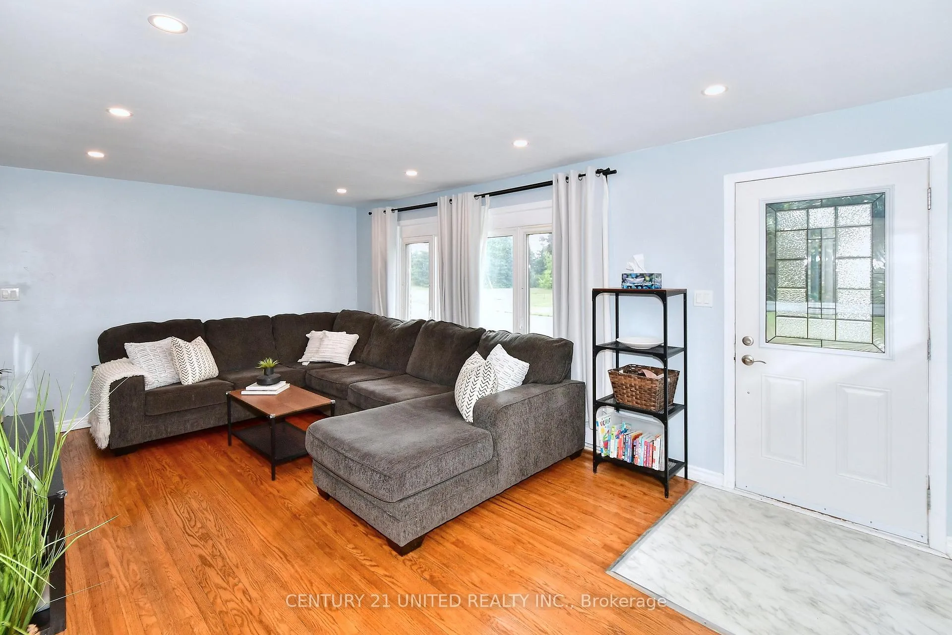 Photo 6 of 454 Southpark Drive, Peterborough, Ashburnham Ward 4 — HOMEH