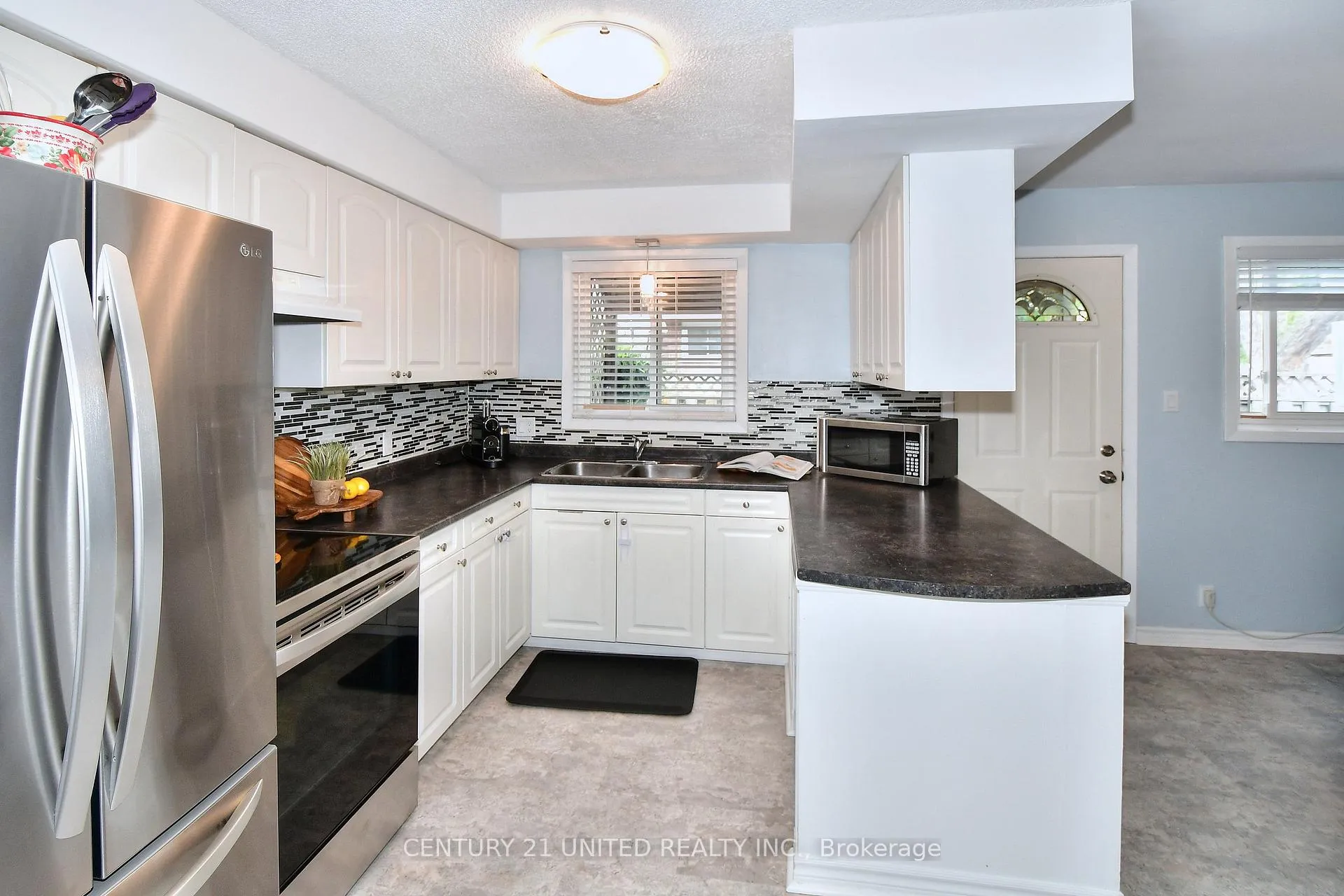 Photo 9 of 454 Southpark Drive, Peterborough, Ashburnham Ward 4 — HOMEH