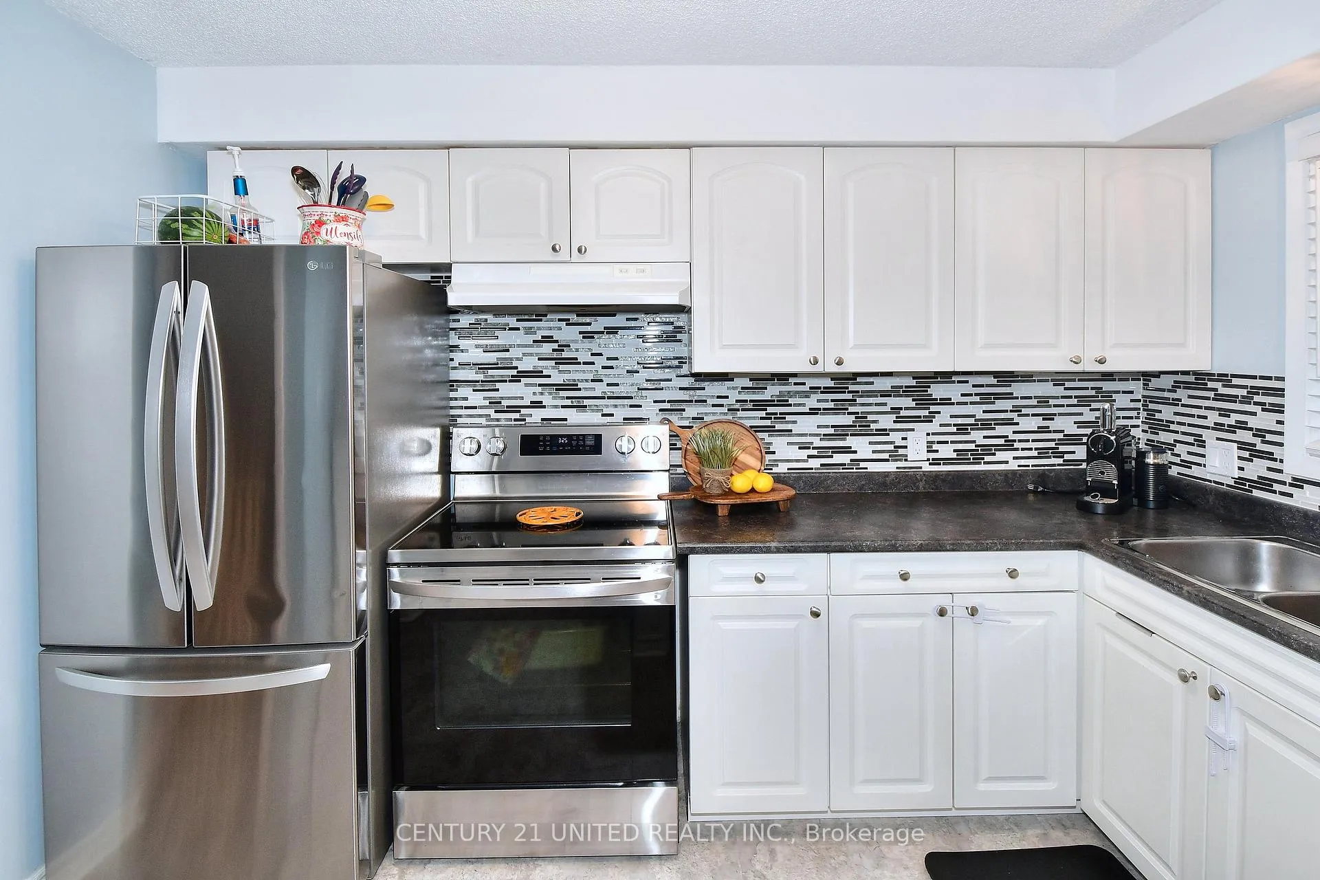 Photo 10 of 454 Southpark Drive, Peterborough, Ashburnham Ward 4 — HOMEH