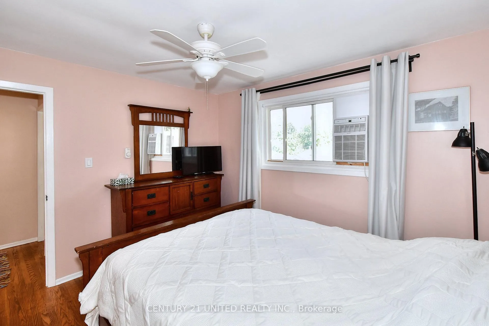 Photo 14 of 454 Southpark Drive, Peterborough, Ashburnham Ward 4 — HOMEH