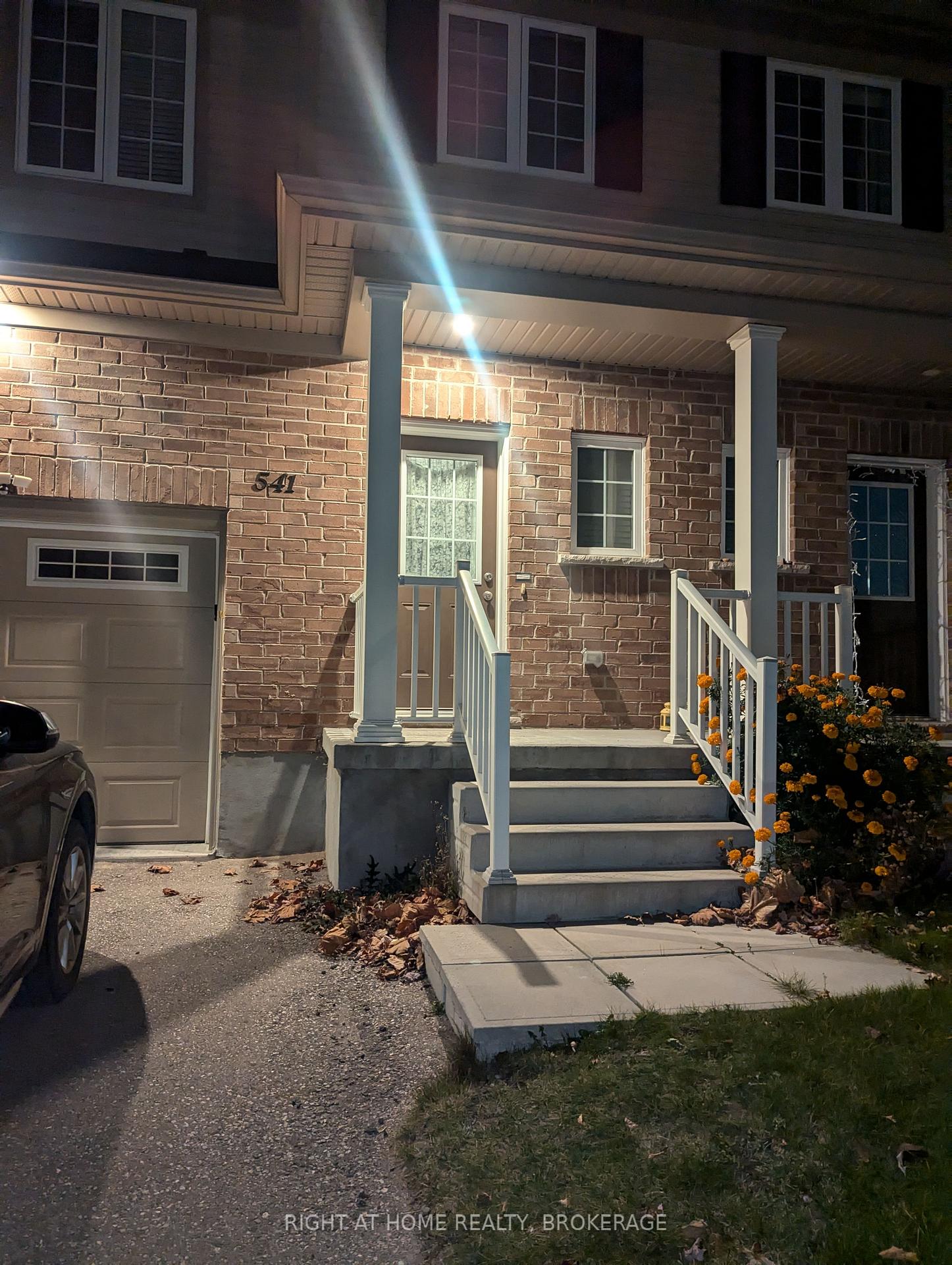 Photo 3 of 541 Rivertrail Avenue N, Kitchener — HOMEH