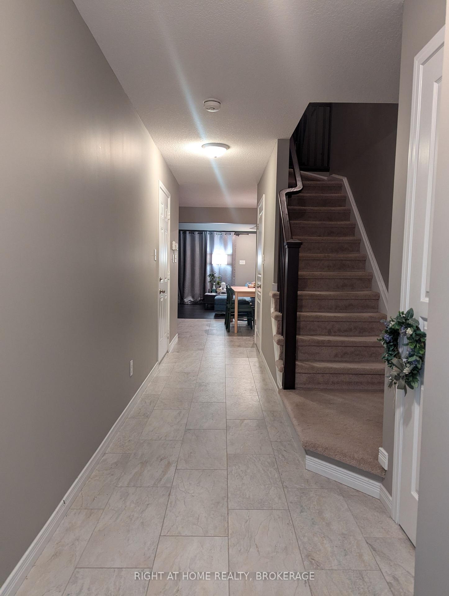Photo 4 of 541 Rivertrail Avenue N, Kitchener — HOMEH