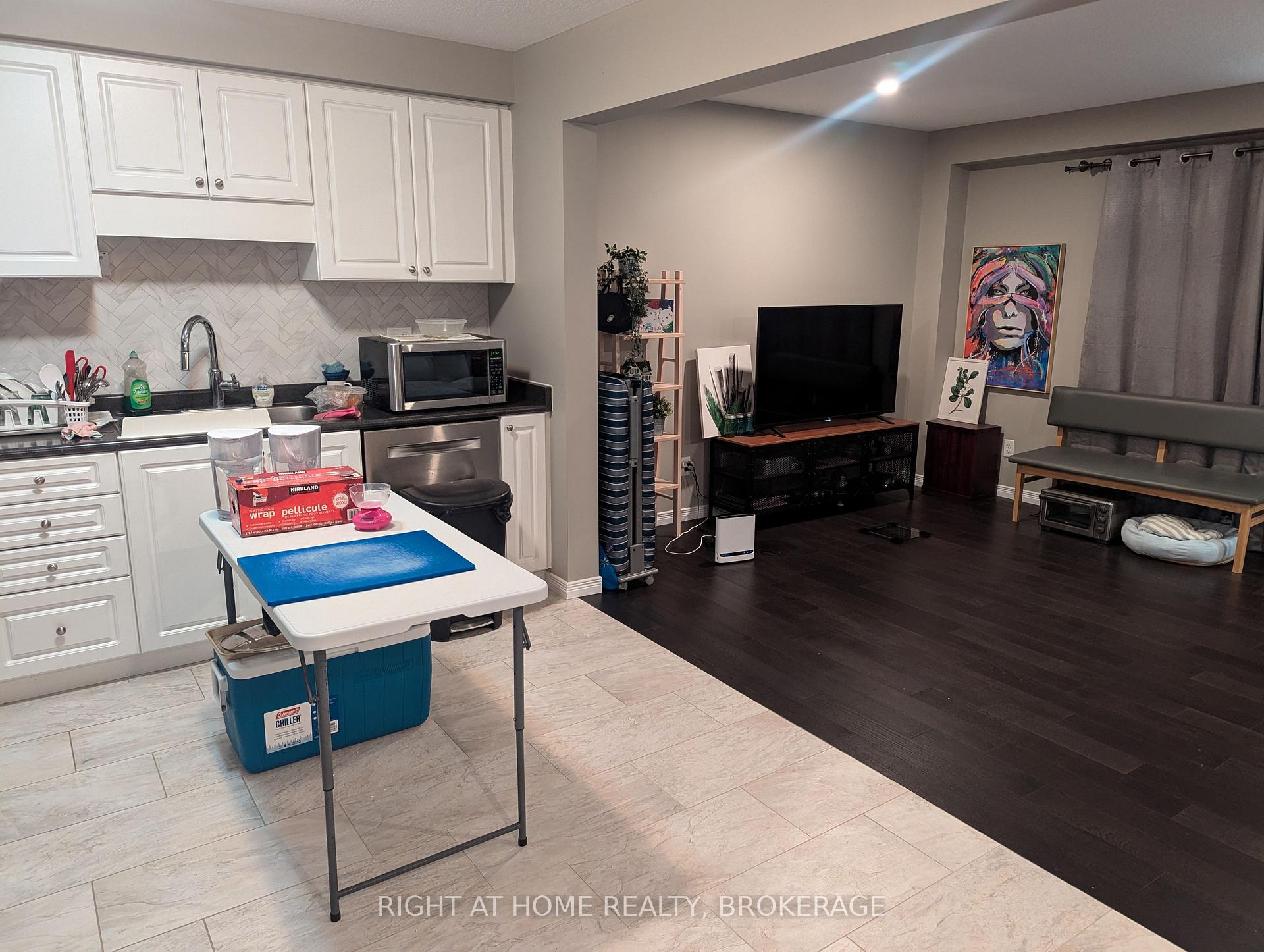 Photo 11 of 541 Rivertrail Avenue N, Kitchener — HOMEH