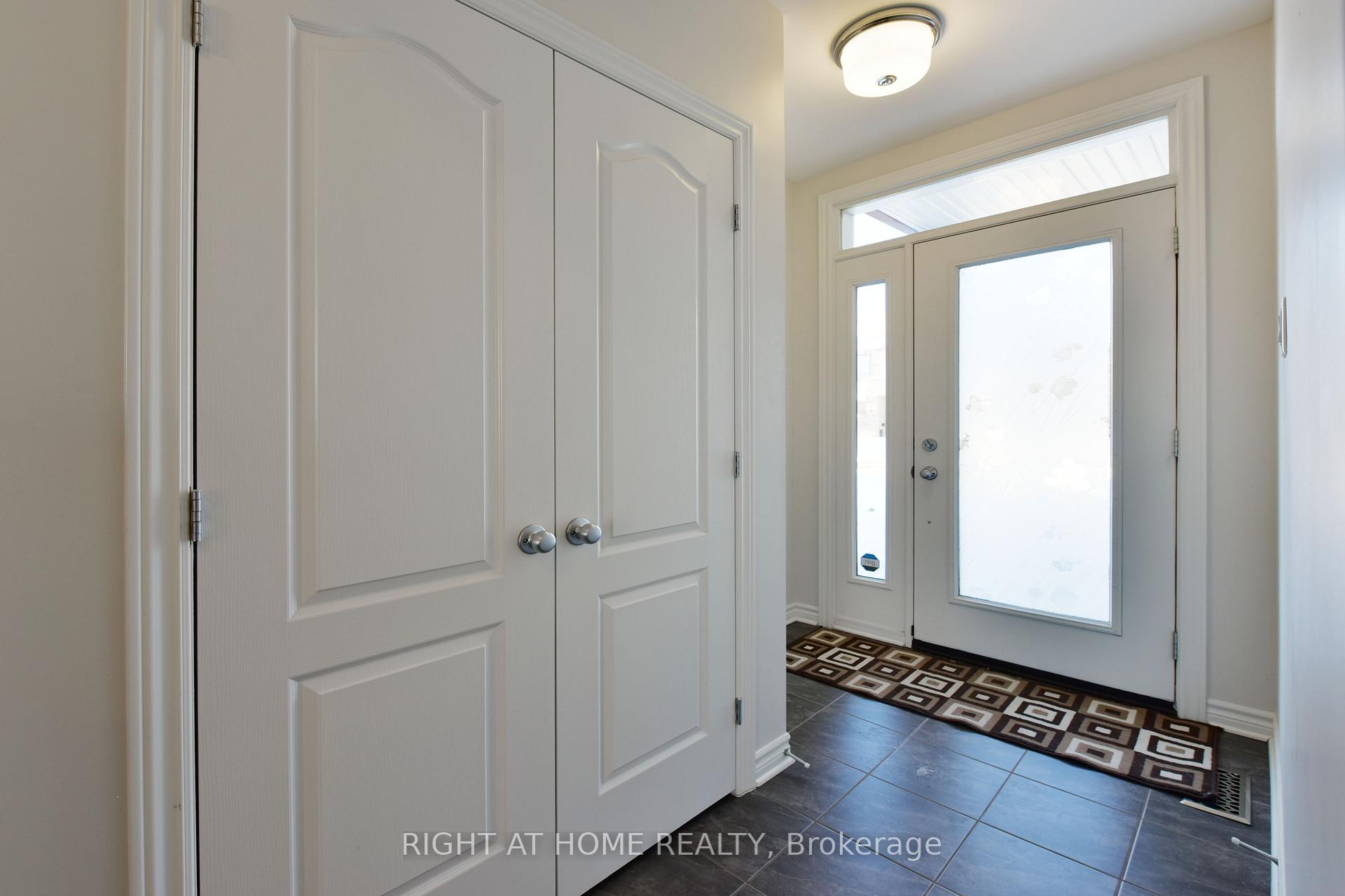 Photo 2 of 256 Brambling Way, Ottawa, Barrhaven - Half Moon Bay — HOMEH