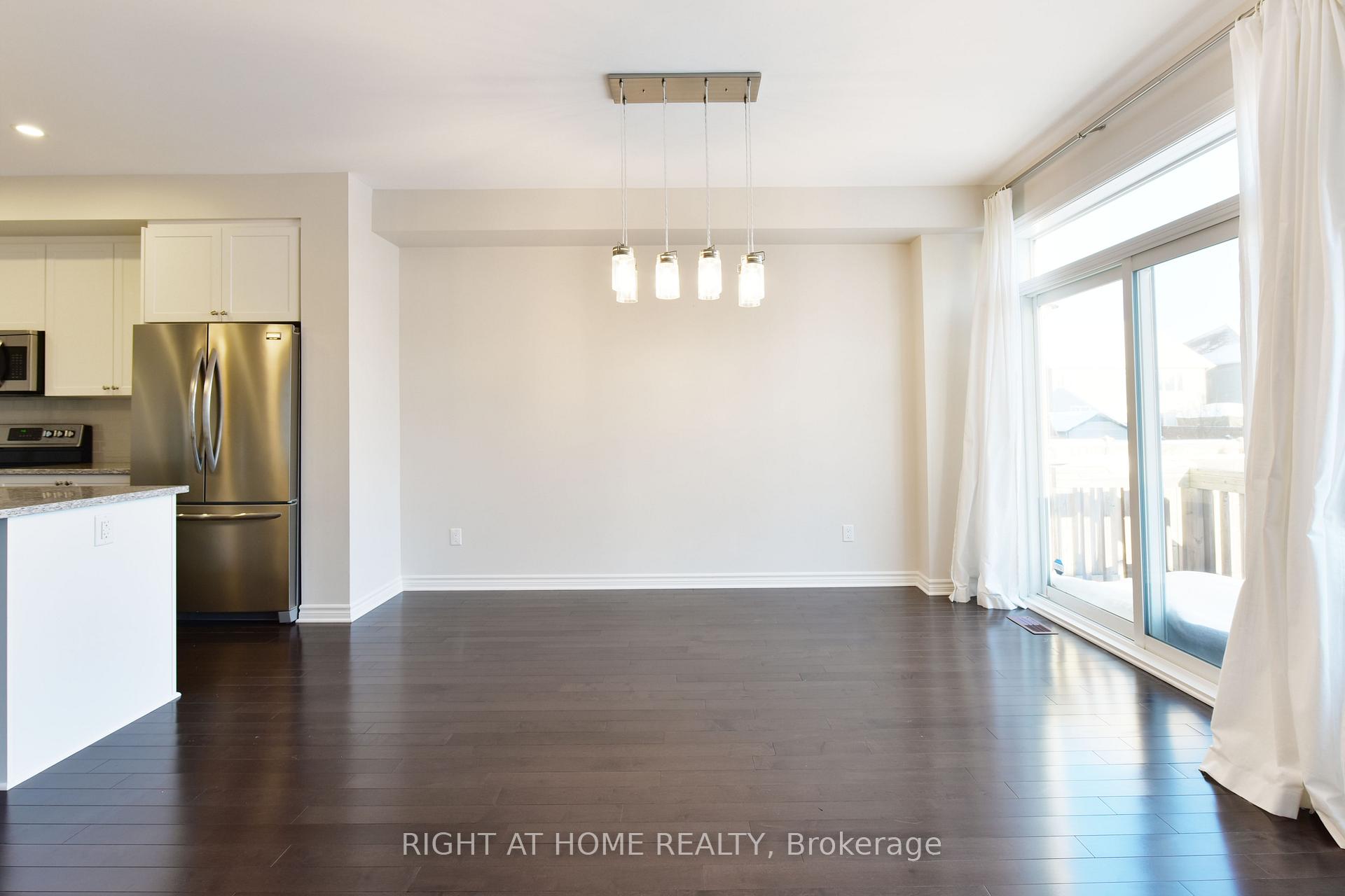 Photo 10 of 256 Brambling Way, Ottawa, Barrhaven - Half Moon Bay — HOMEH