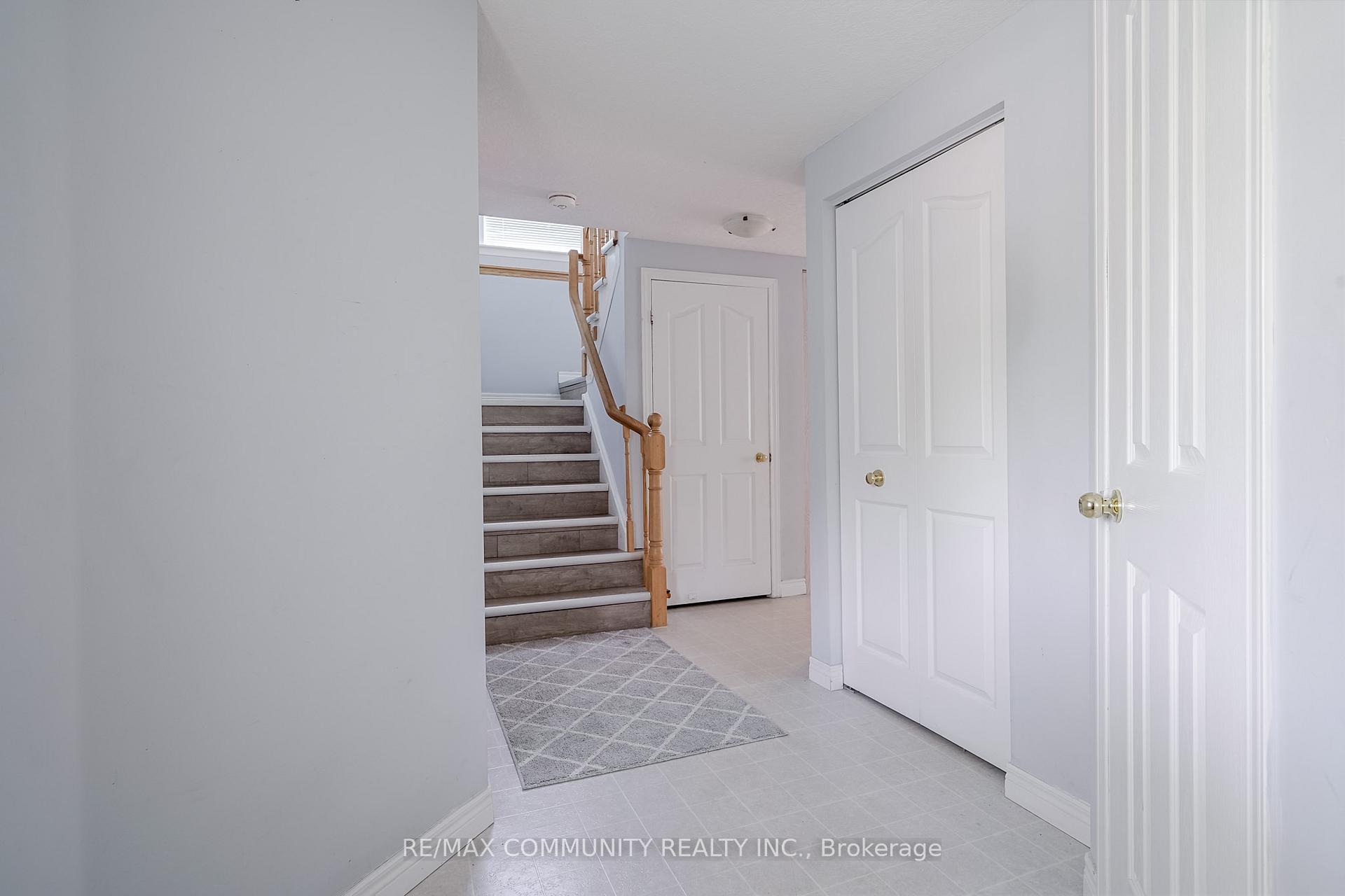 Photo 6 of Unit Main Level, 650 Spinnaker Crescent, Waterloo, Eastbridge — HOMEH