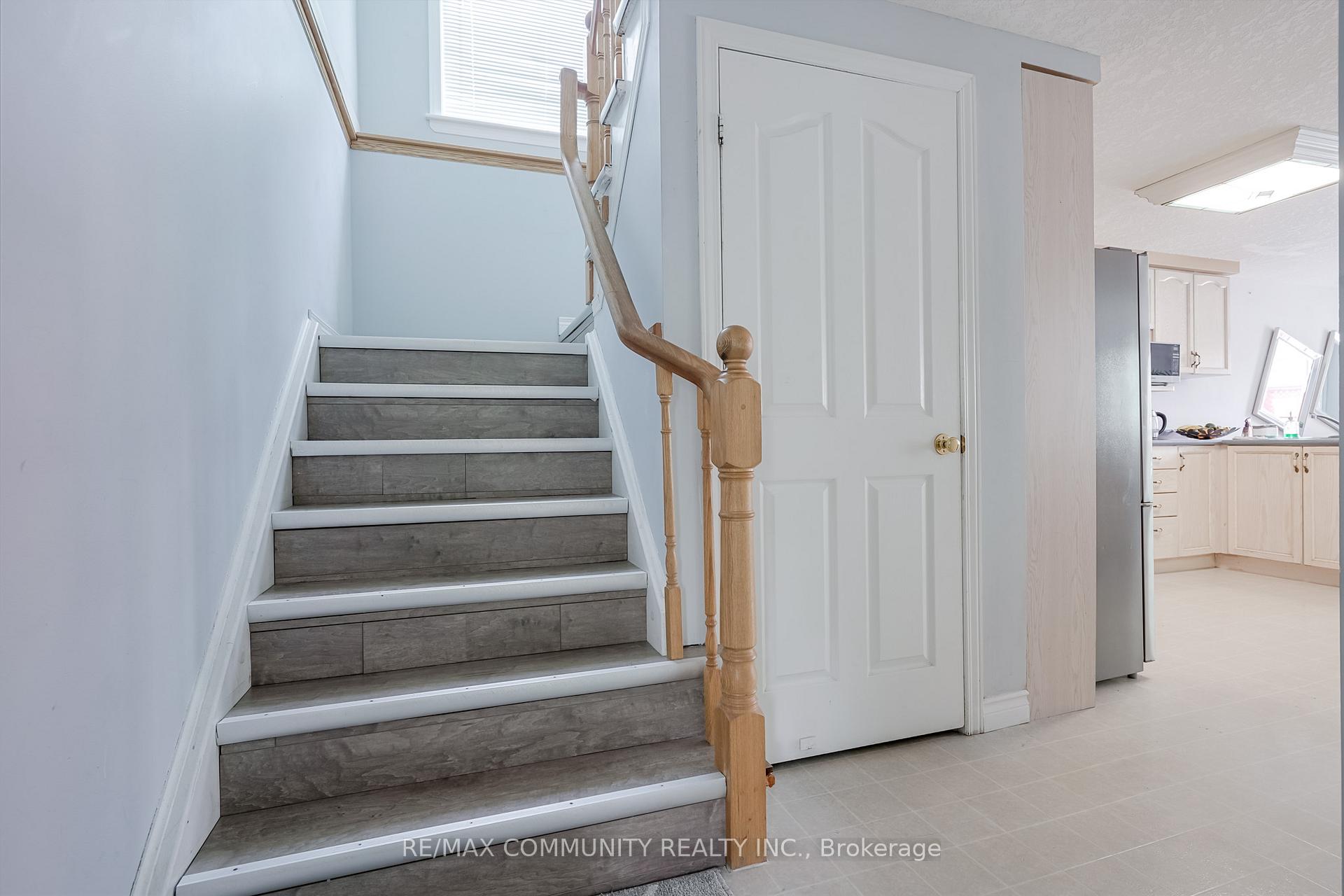 Photo 8 of Unit Main Level, 650 Spinnaker Crescent, Waterloo, Eastbridge — HOMEH